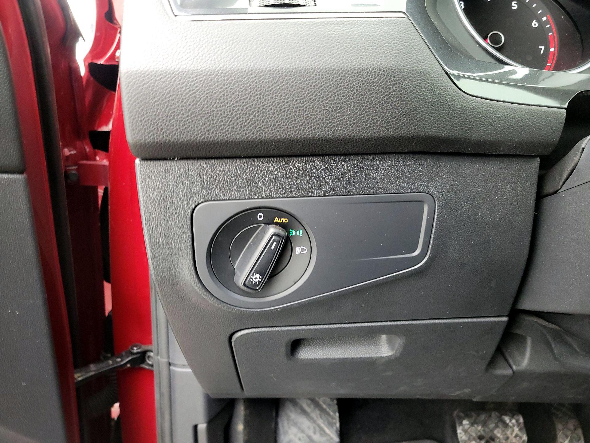 Thumbnail: 2019 Volkswagen Tiguan - 13