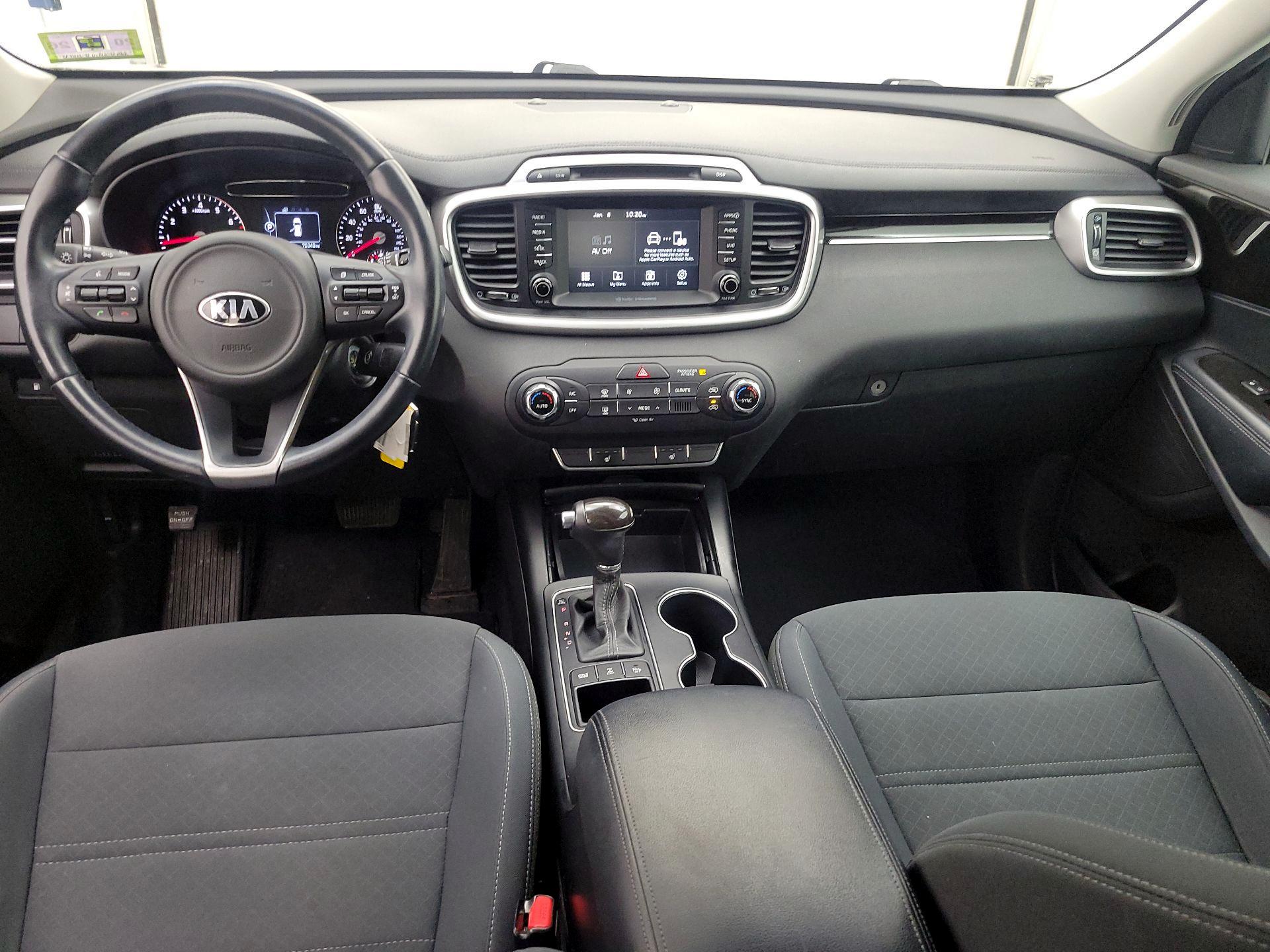 Thumbnail: 2017 Kia Sorento - 9