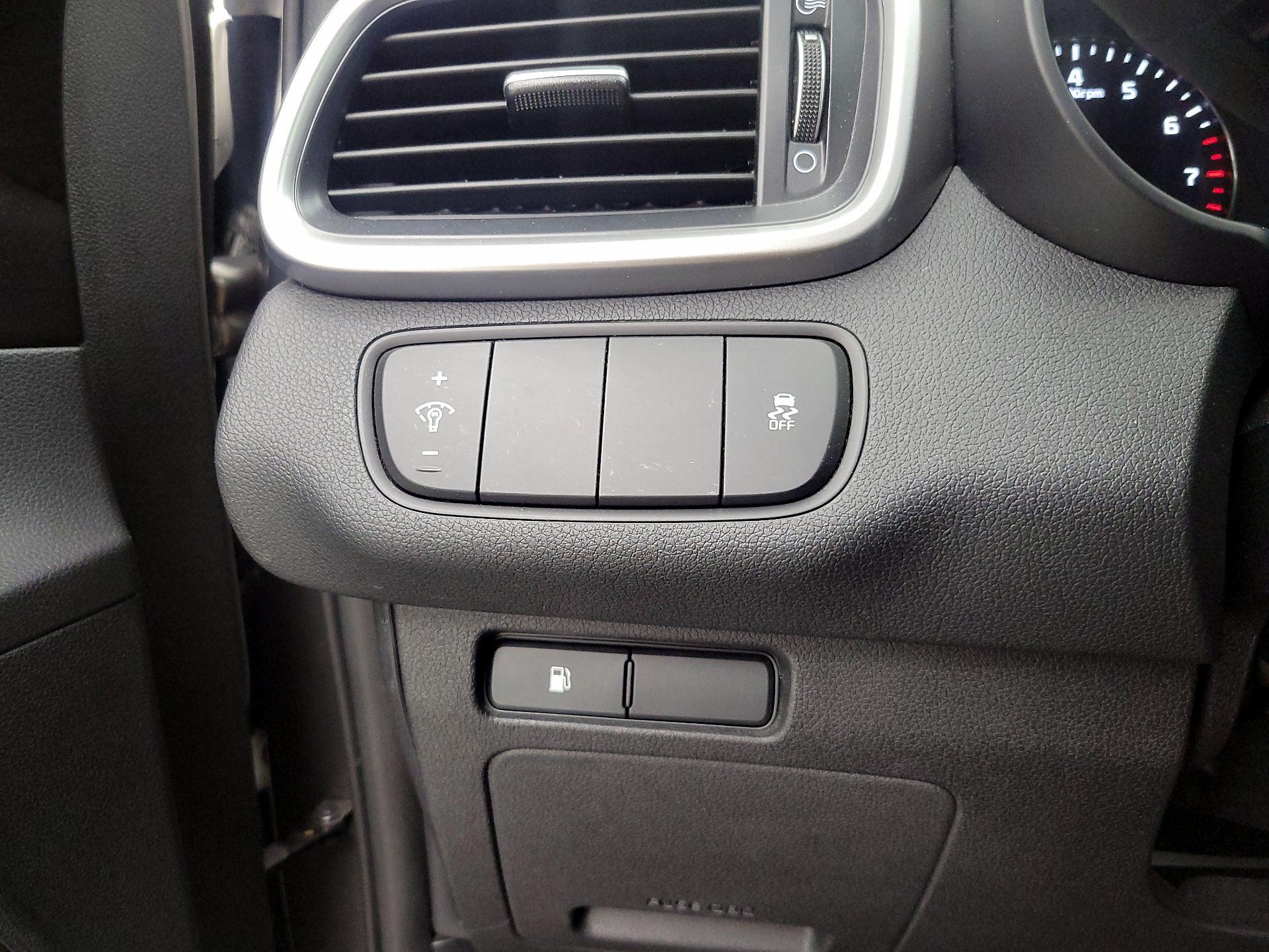 Thumbnail: 2017 Kia Sorento - 13