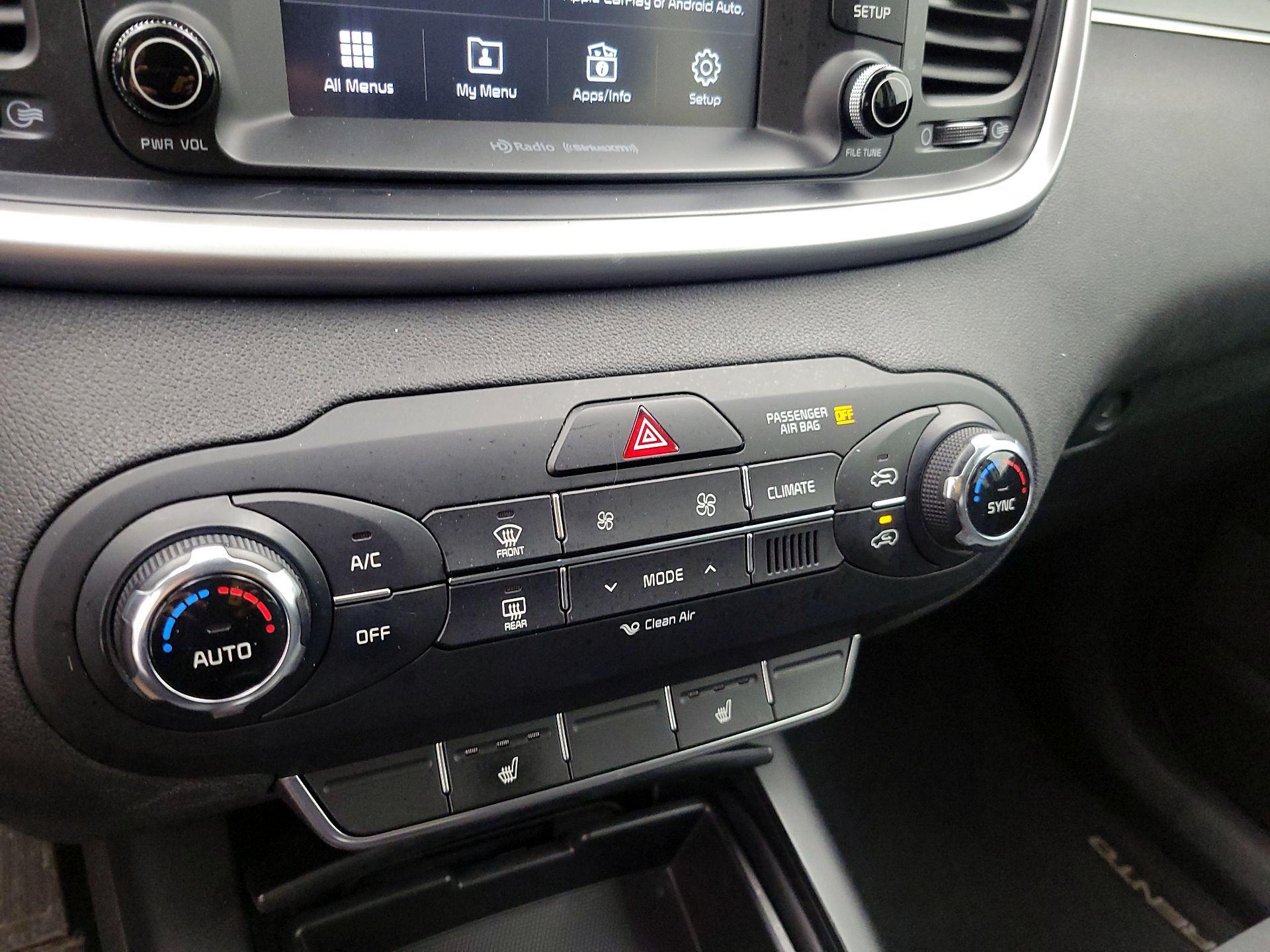 Thumbnail: 2017 Kia Sorento - 16