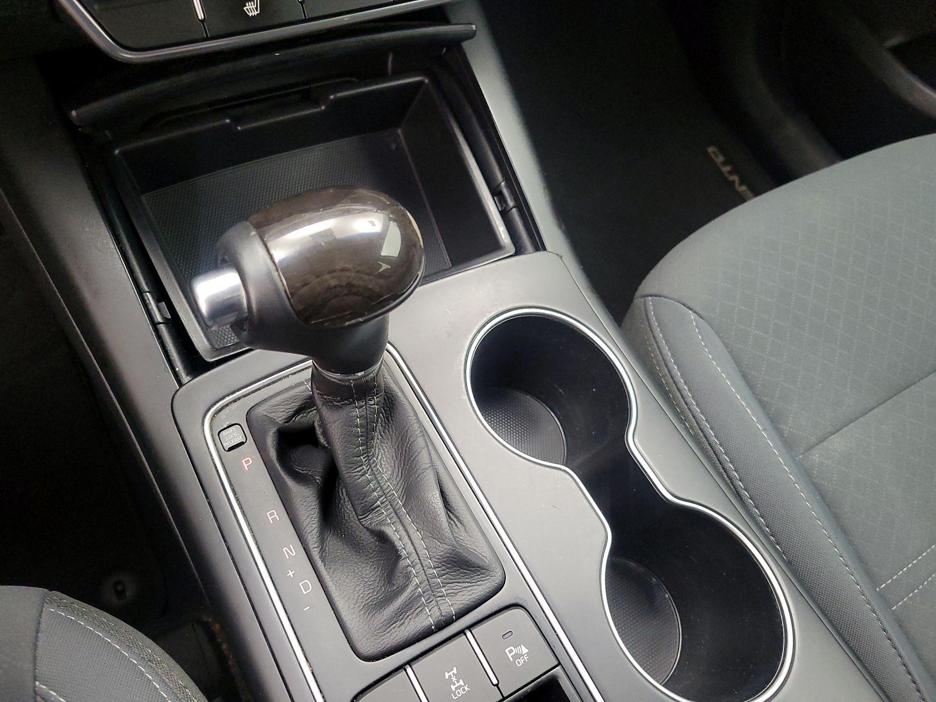 Thumbnail: 2017 Kia Sorento - 17