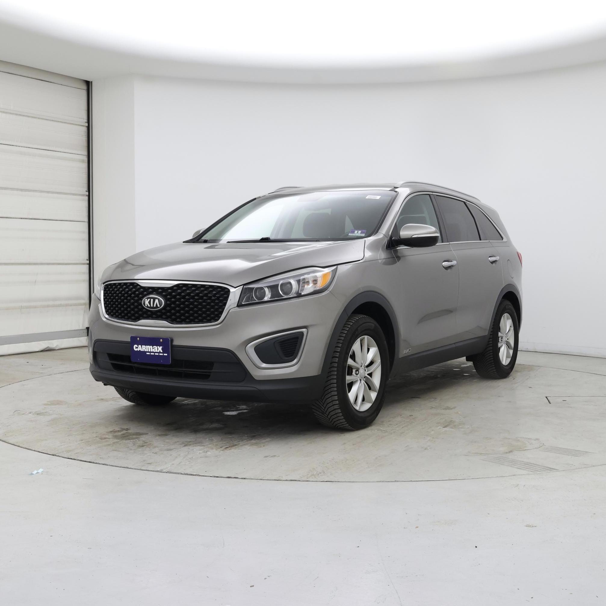 Thumbnail: 2017 Kia Sorento - 4
