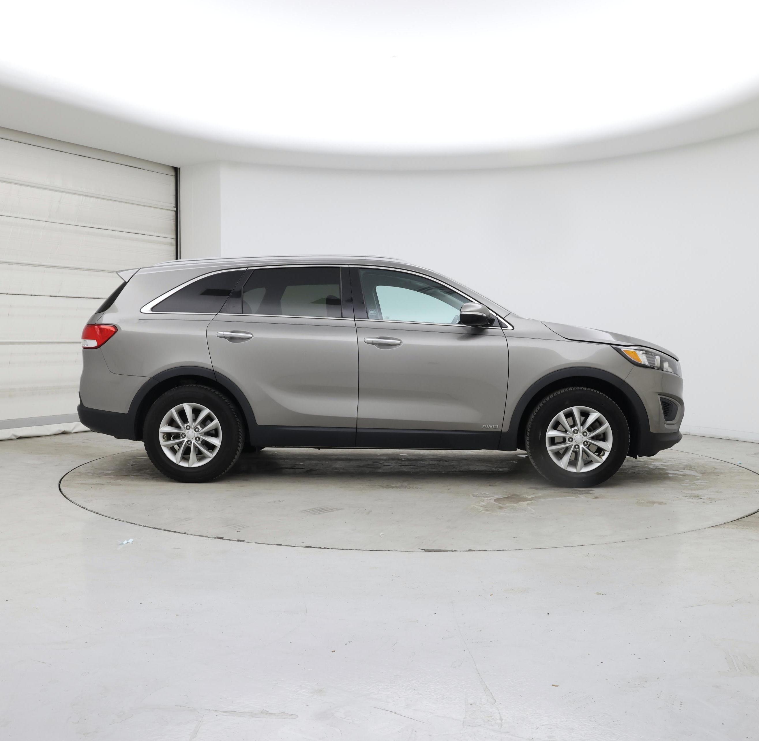 Thumbnail: 2017 Kia Sorento - 7