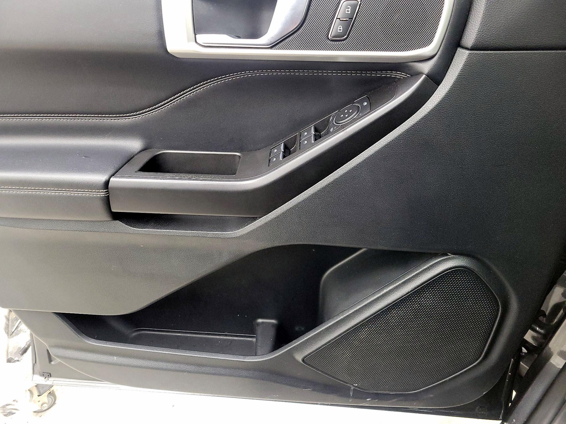 Thumbnail: 2020 Ford Explorer - 12