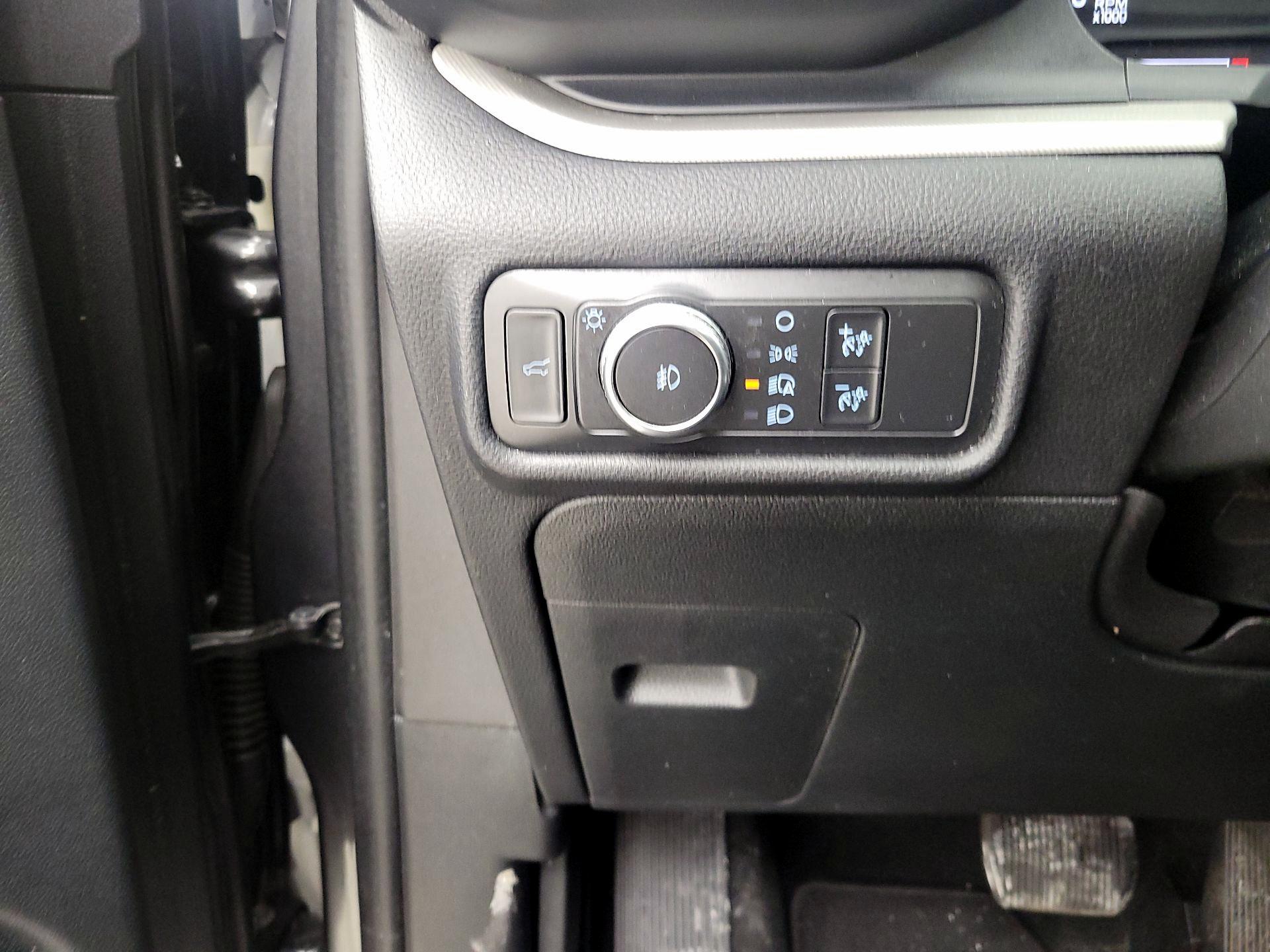 Thumbnail: 2020 Ford Explorer - 13