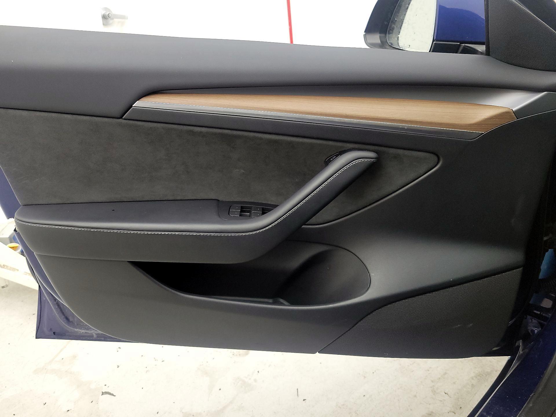 Thumbnail: 2023 Tesla Model 3 - 12