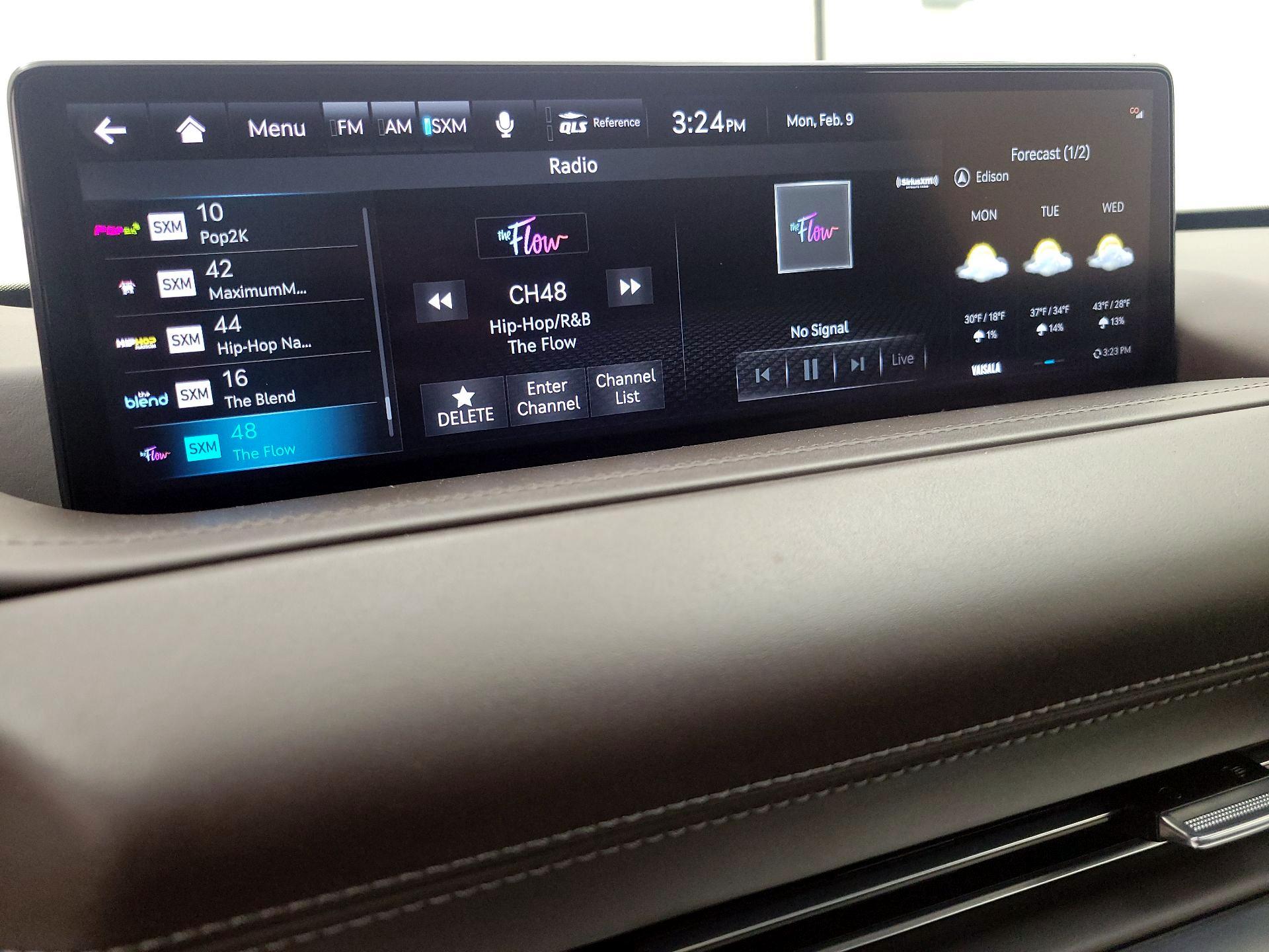 Thumbnail: 2023 Genesis GV80 - 16