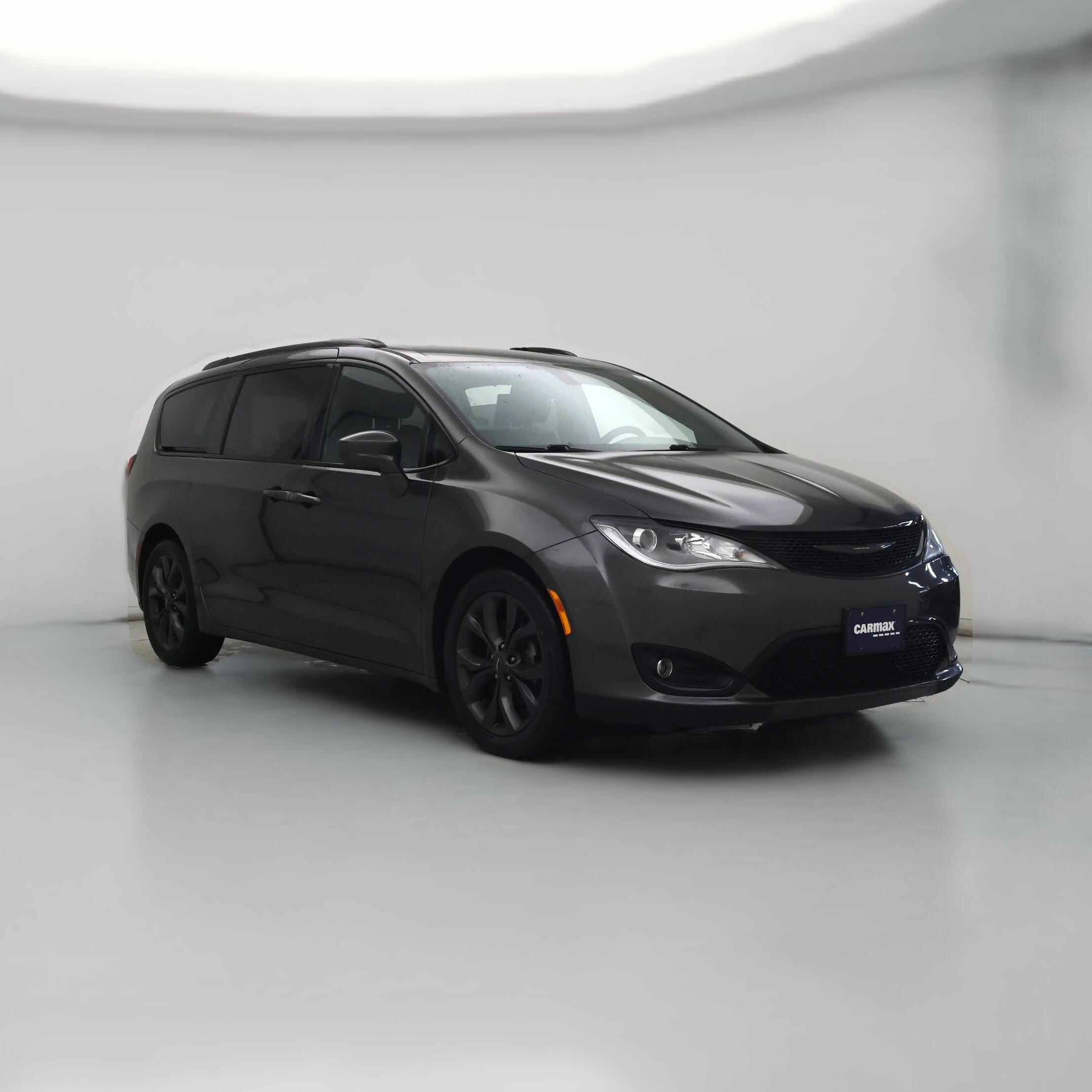 Thumbnail: 2018 Chrysler Pacifica - 1
