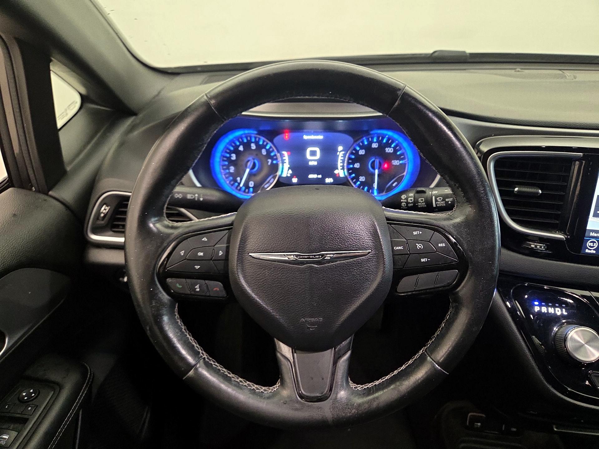 Thumbnail: 2018 Chrysler Pacifica - 10