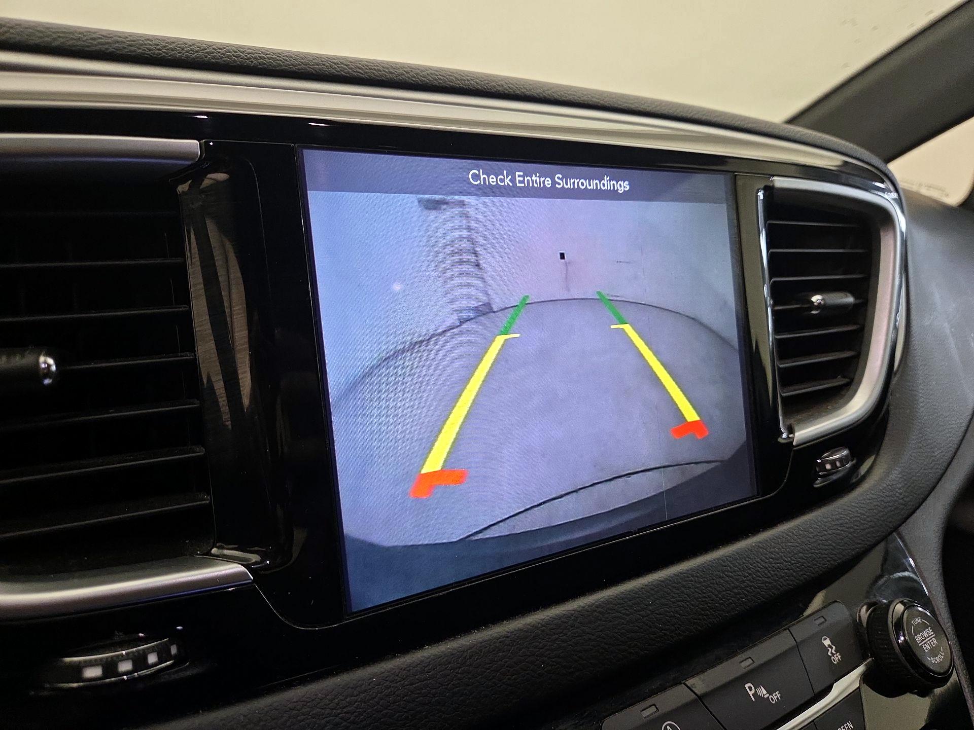 Thumbnail: 2018 Chrysler Pacifica - 15