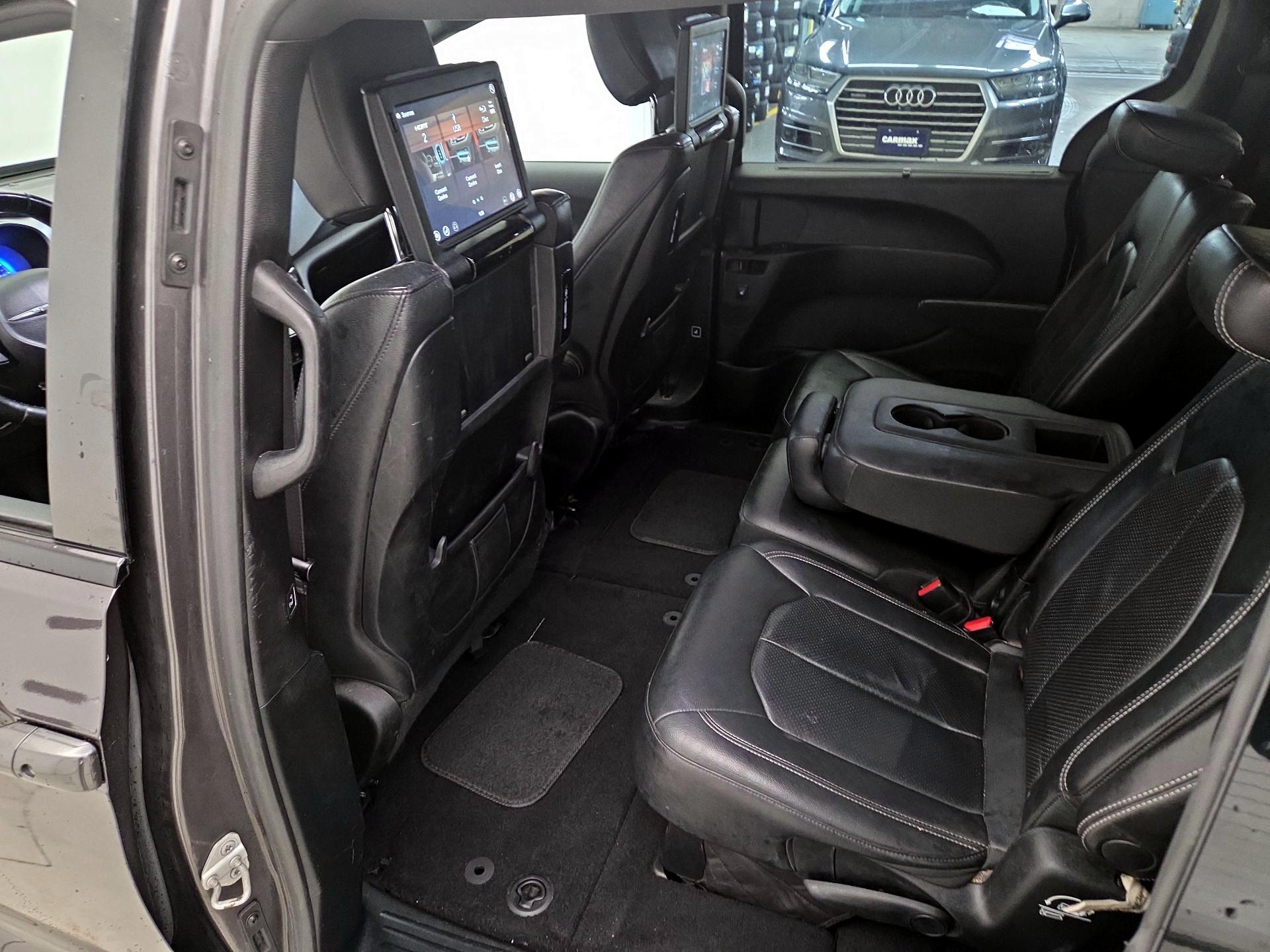 Thumbnail: 2018 Chrysler Pacifica - 20