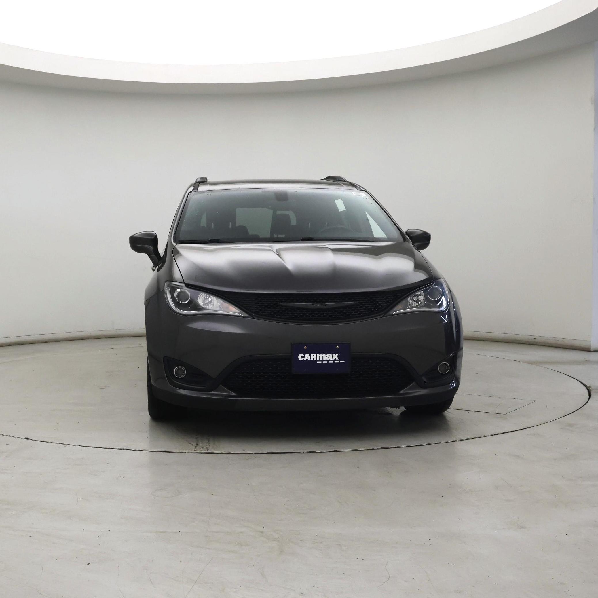 Thumbnail: 2018 Chrysler Pacifica - 5