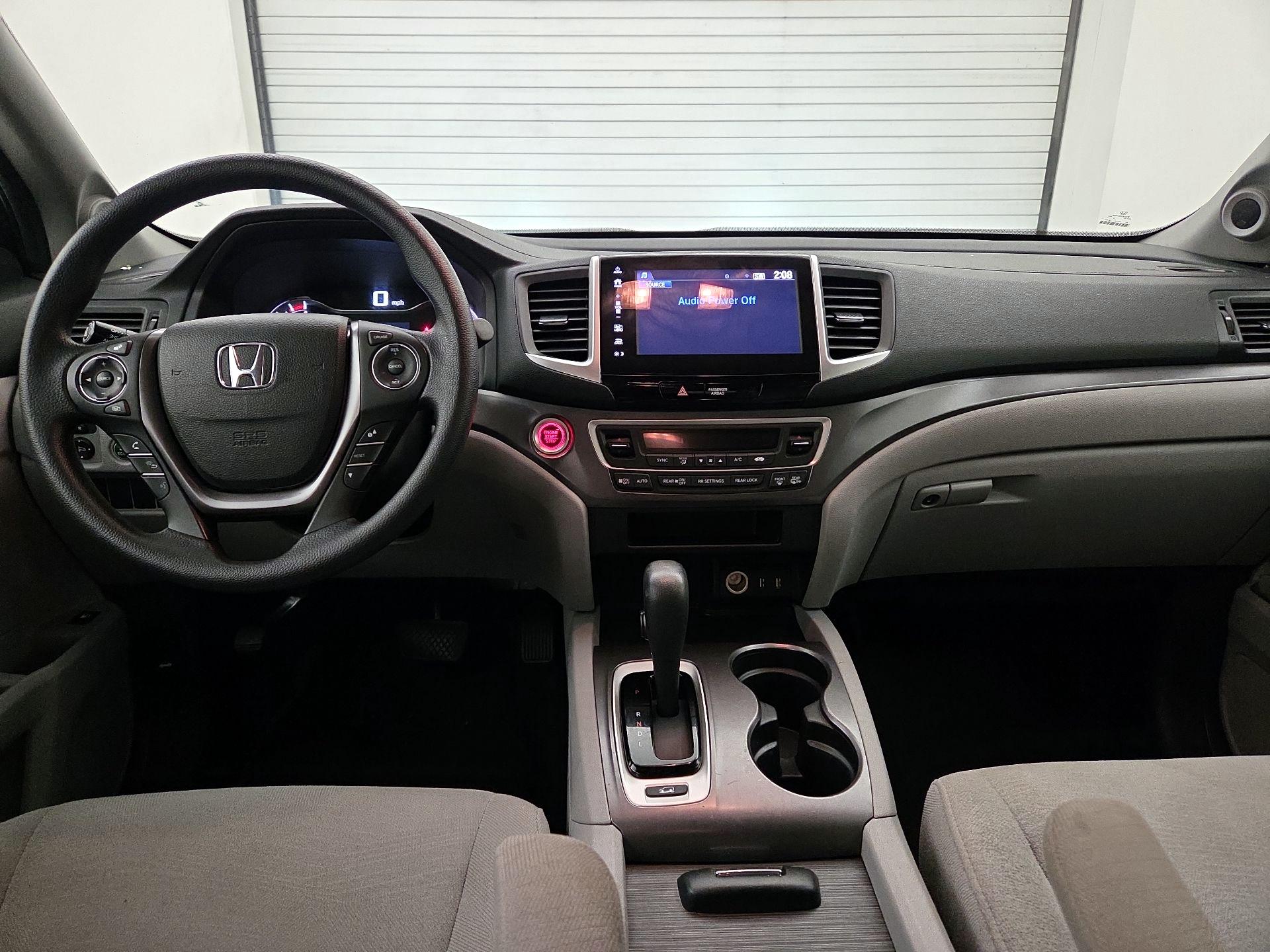 Thumbnail: 2017 Honda Pilot - 9