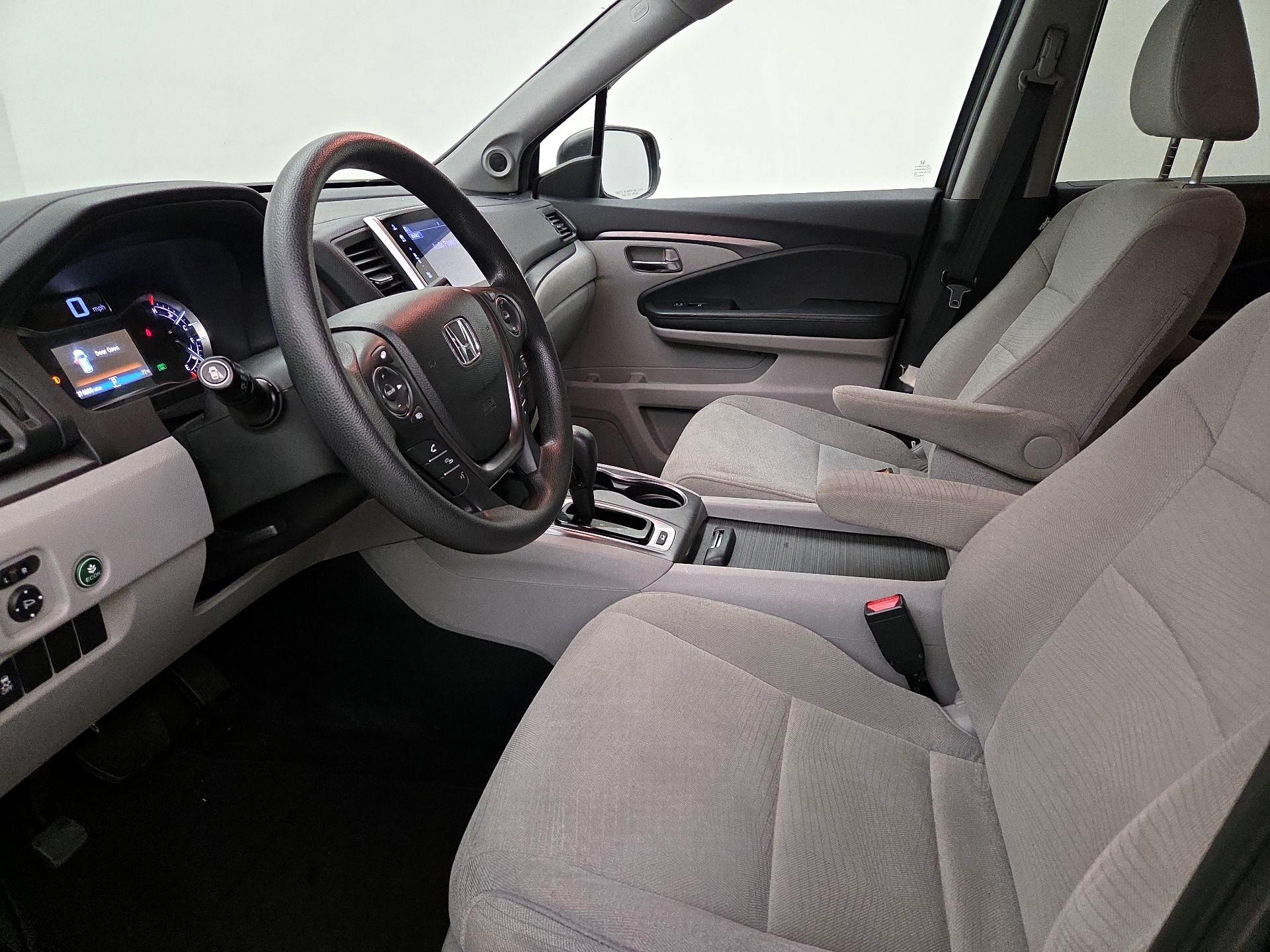 Thumbnail: 2017 Honda Pilot - 11