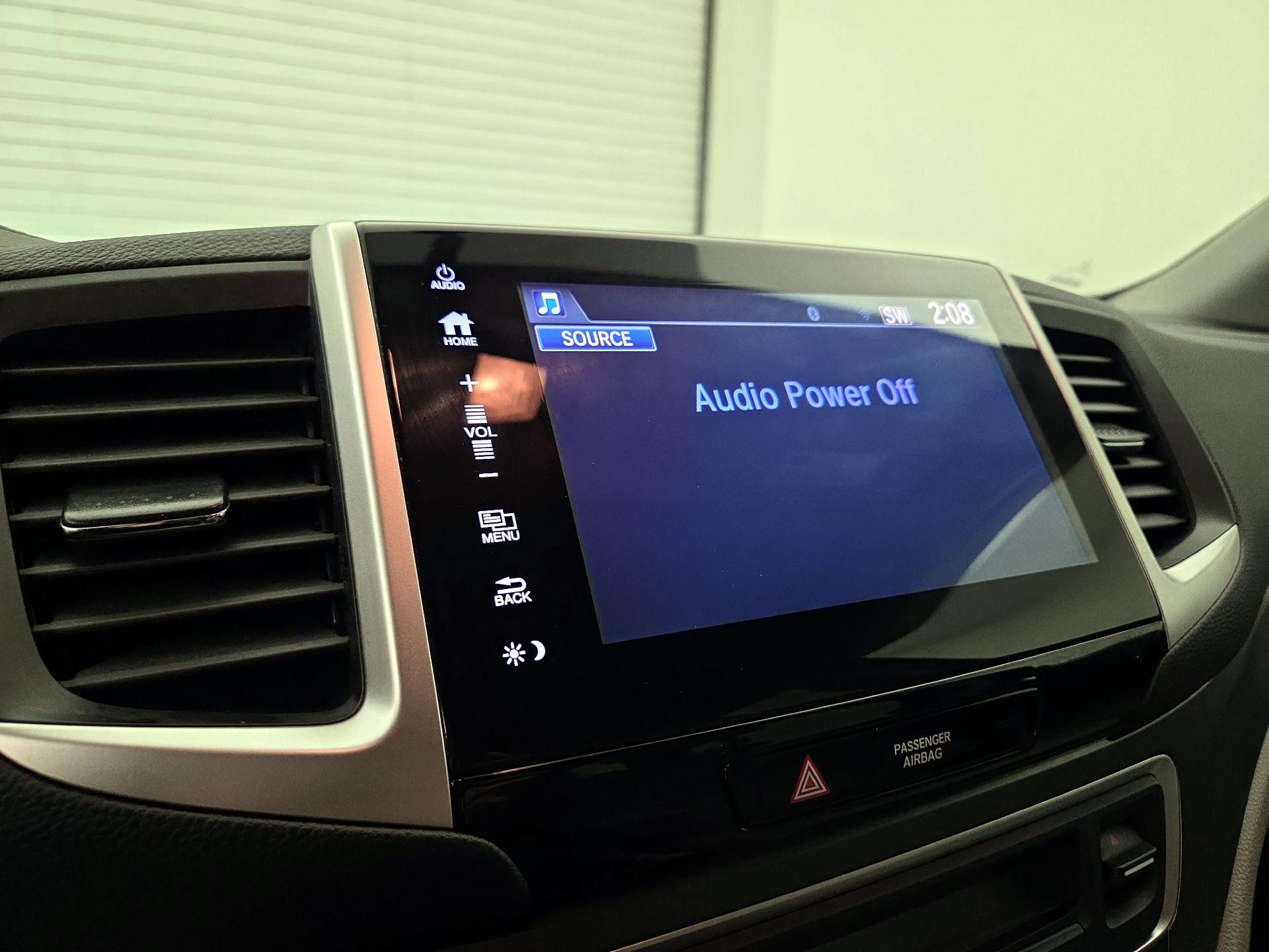 Thumbnail: 2017 Honda Pilot - 14