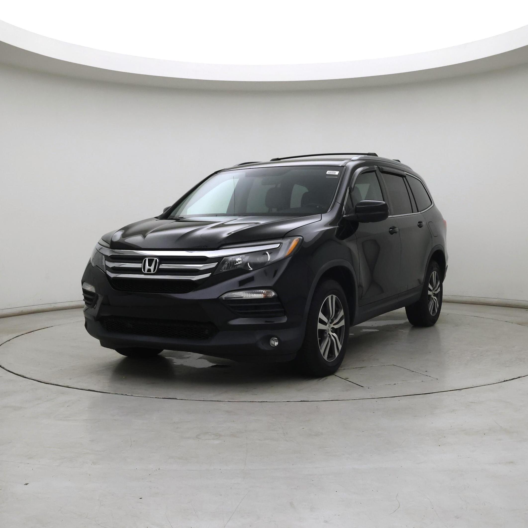 Thumbnail: 2017 Honda Pilot - 4