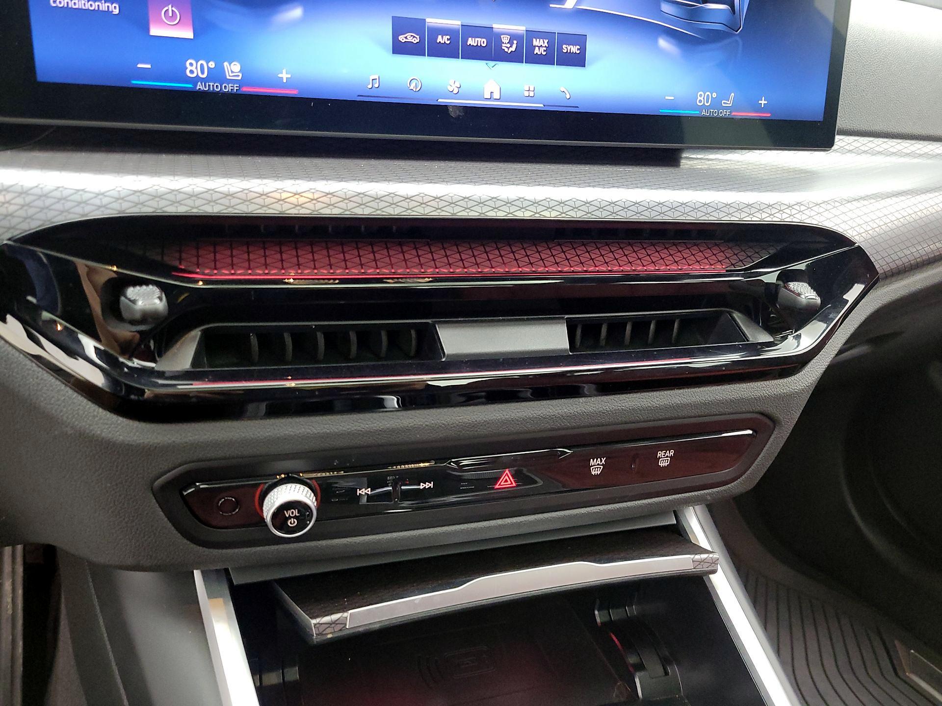 Thumbnail: 2025 BMW 3 Series - 16