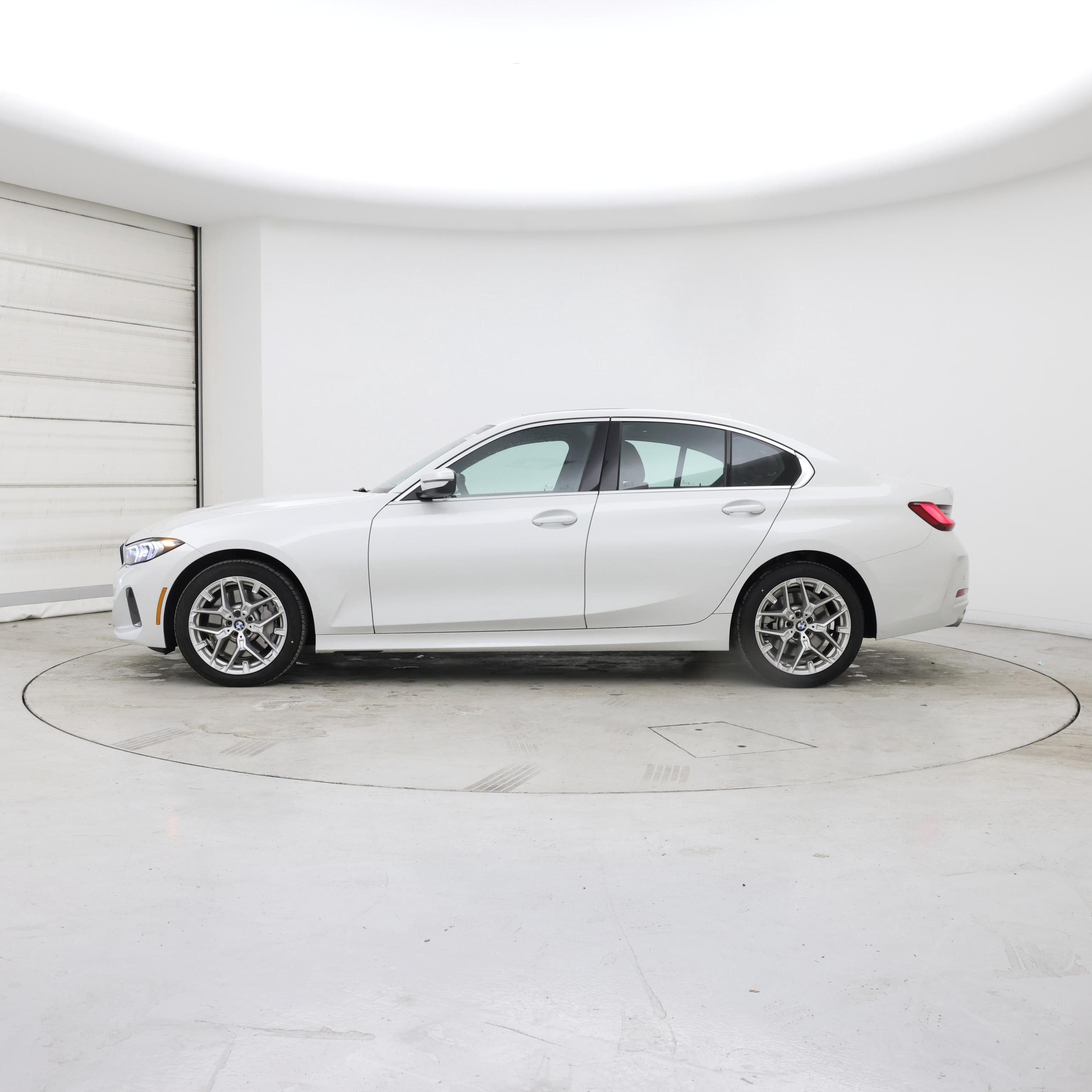 Thumbnail: 2025 BMW 3 Series - 3