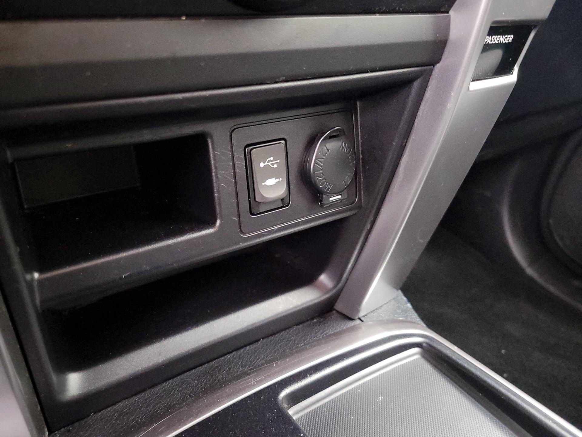 Thumbnail: 2015 Toyota 4Runner - 16