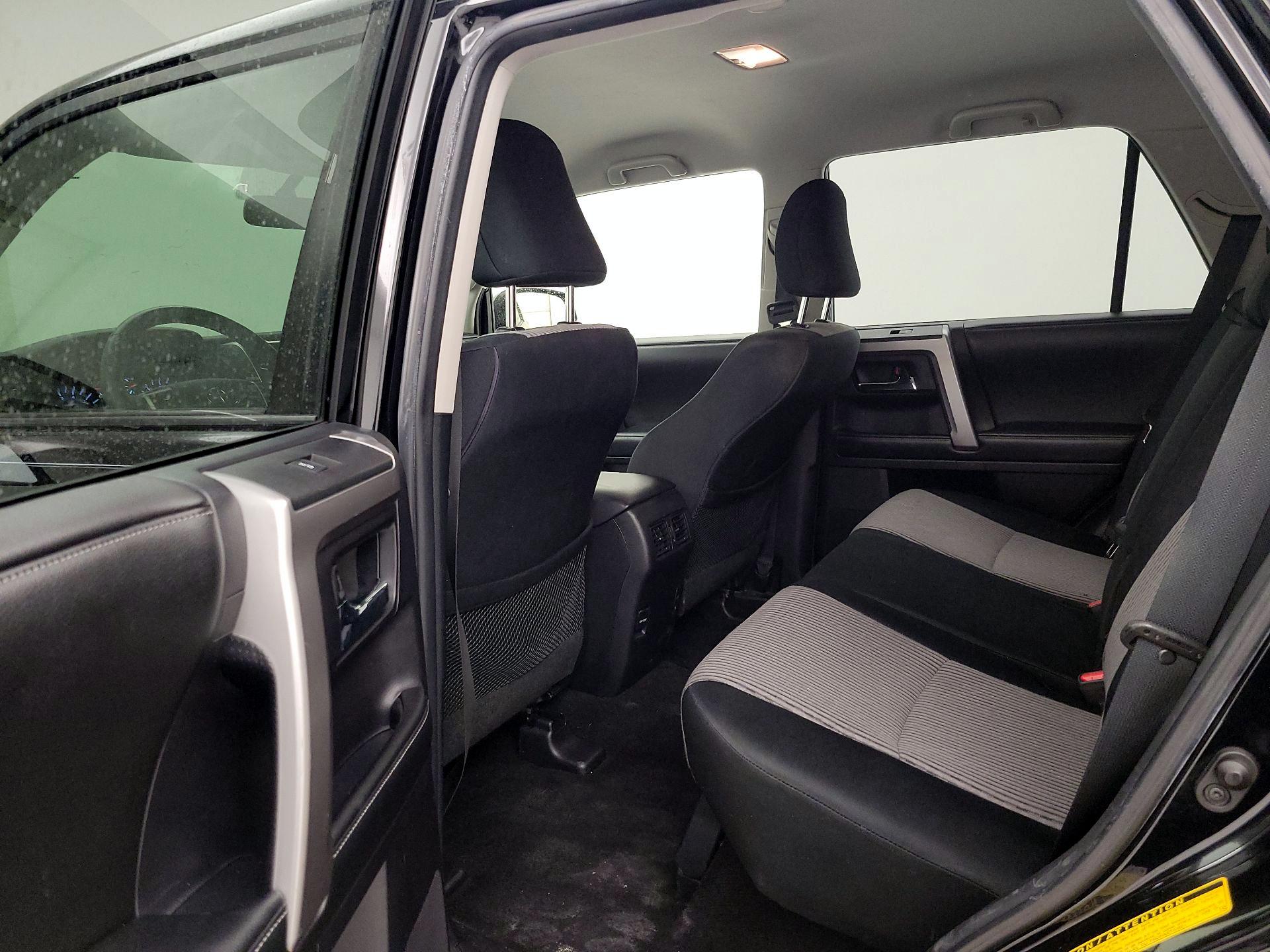 Thumbnail: 2015 Toyota 4Runner - 17