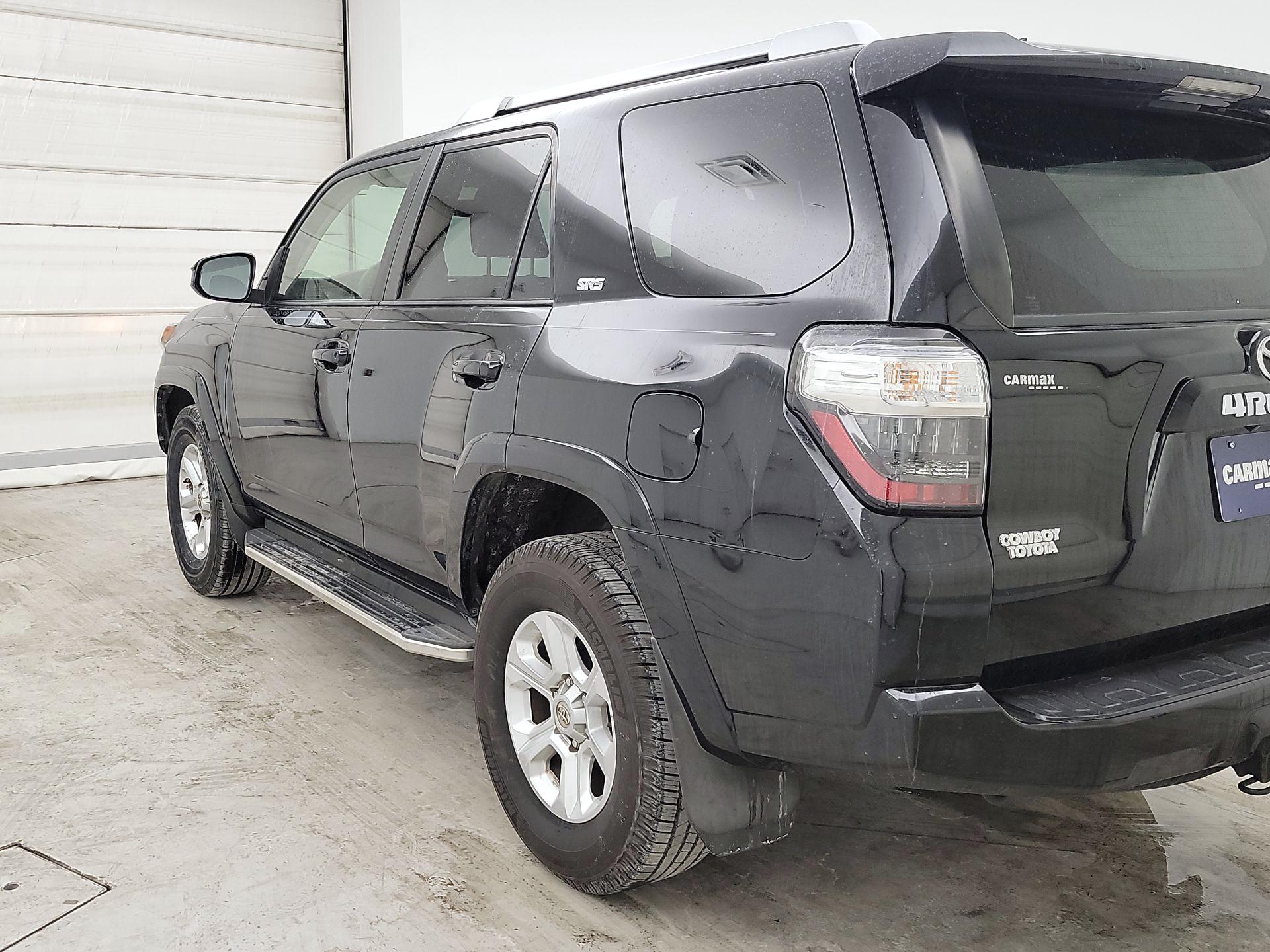 Thumbnail: 2015 Toyota 4Runner - 7