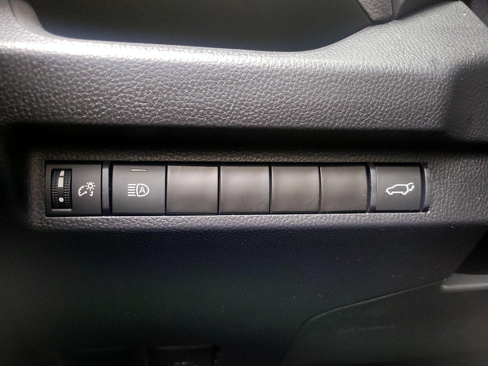 Thumbnail: 2023 Toyota RAV4 - 13