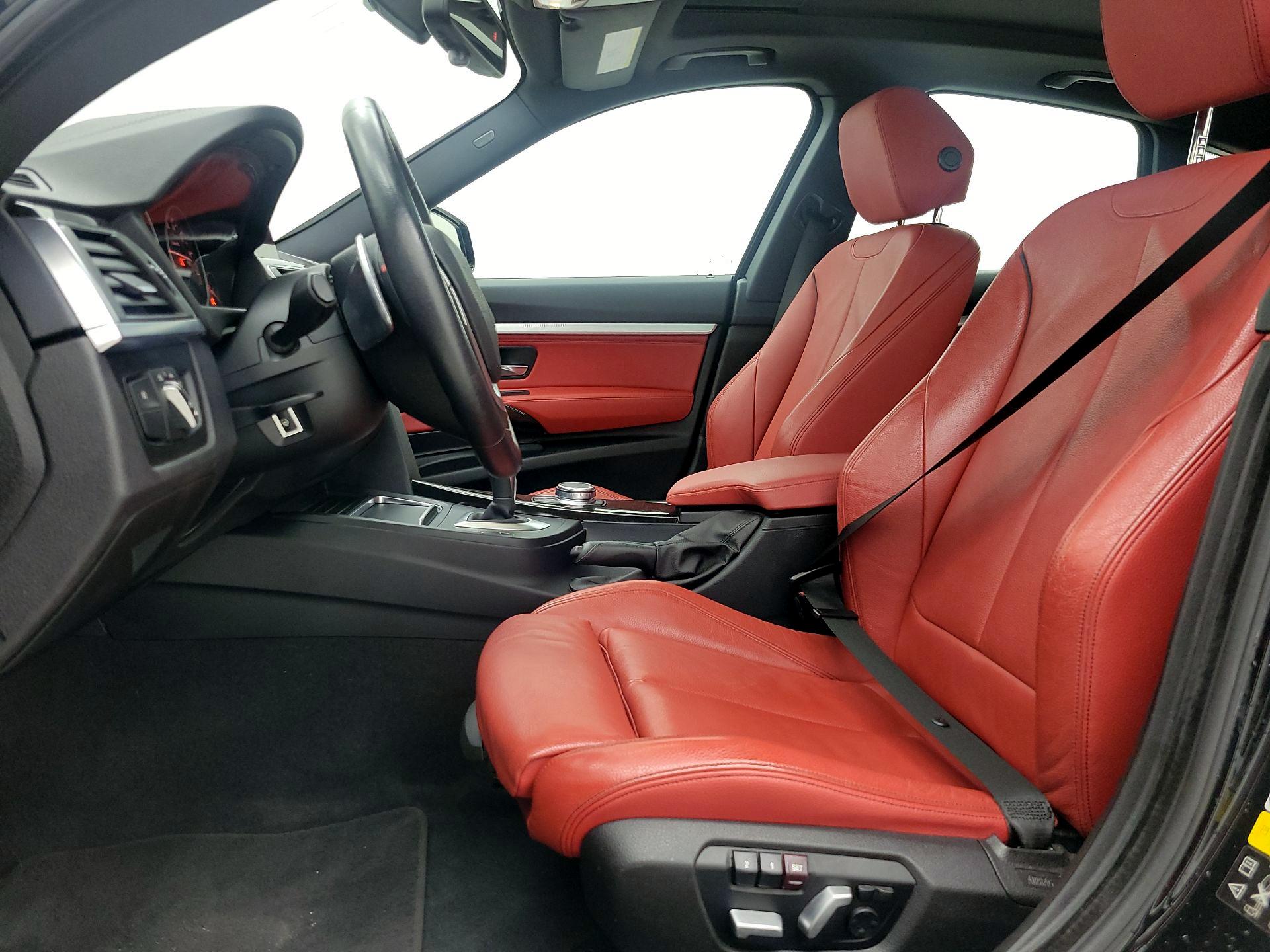 Thumbnail: 2018 BMW 3 Series - 11