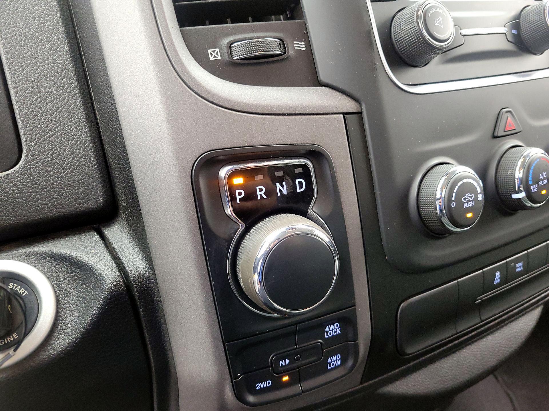 Thumbnail: 2019 RAM 1500 Classic - 17