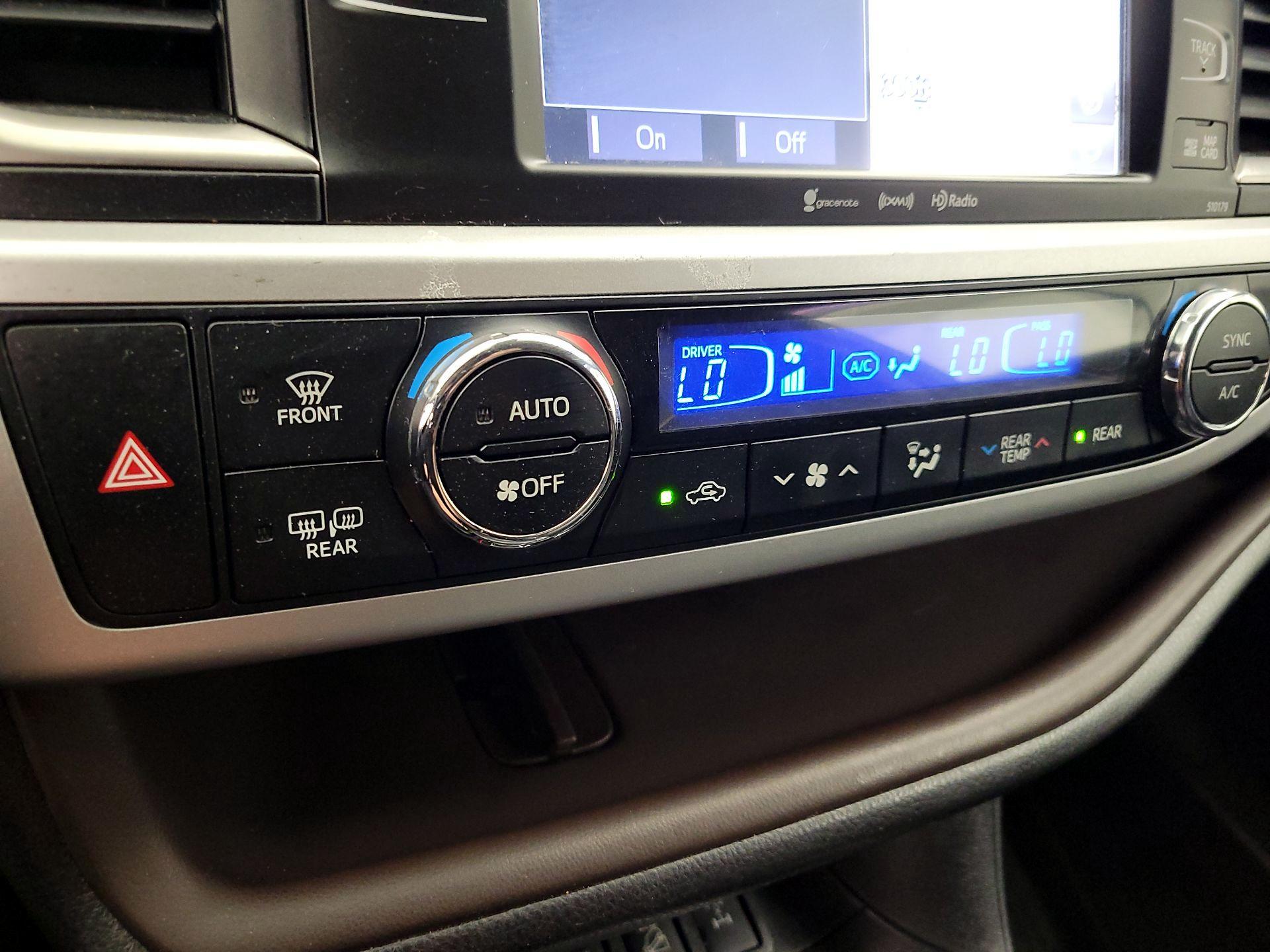 Thumbnail: 2018 Toyota Highlander - 16