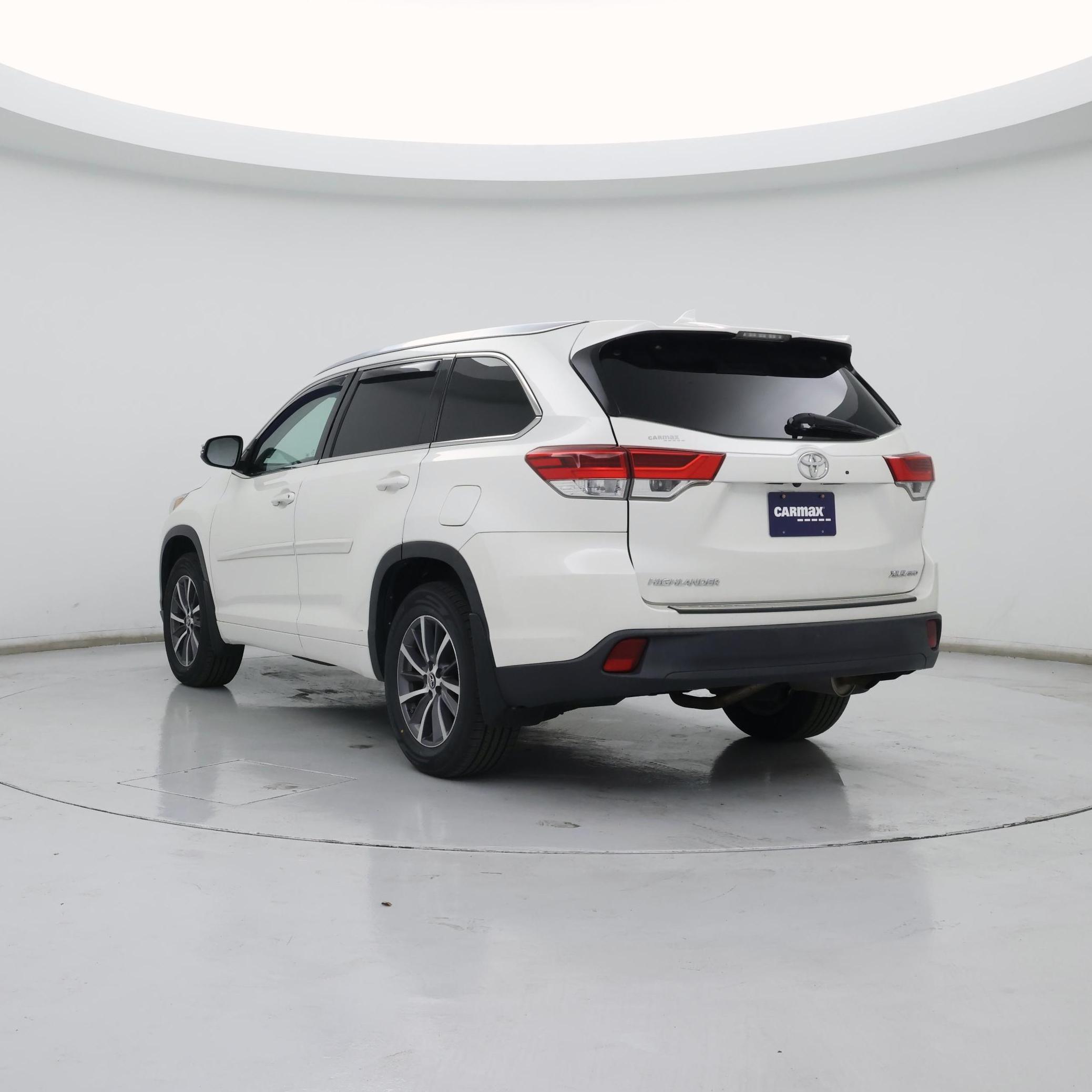 Thumbnail: 2018 Toyota Highlander - 2