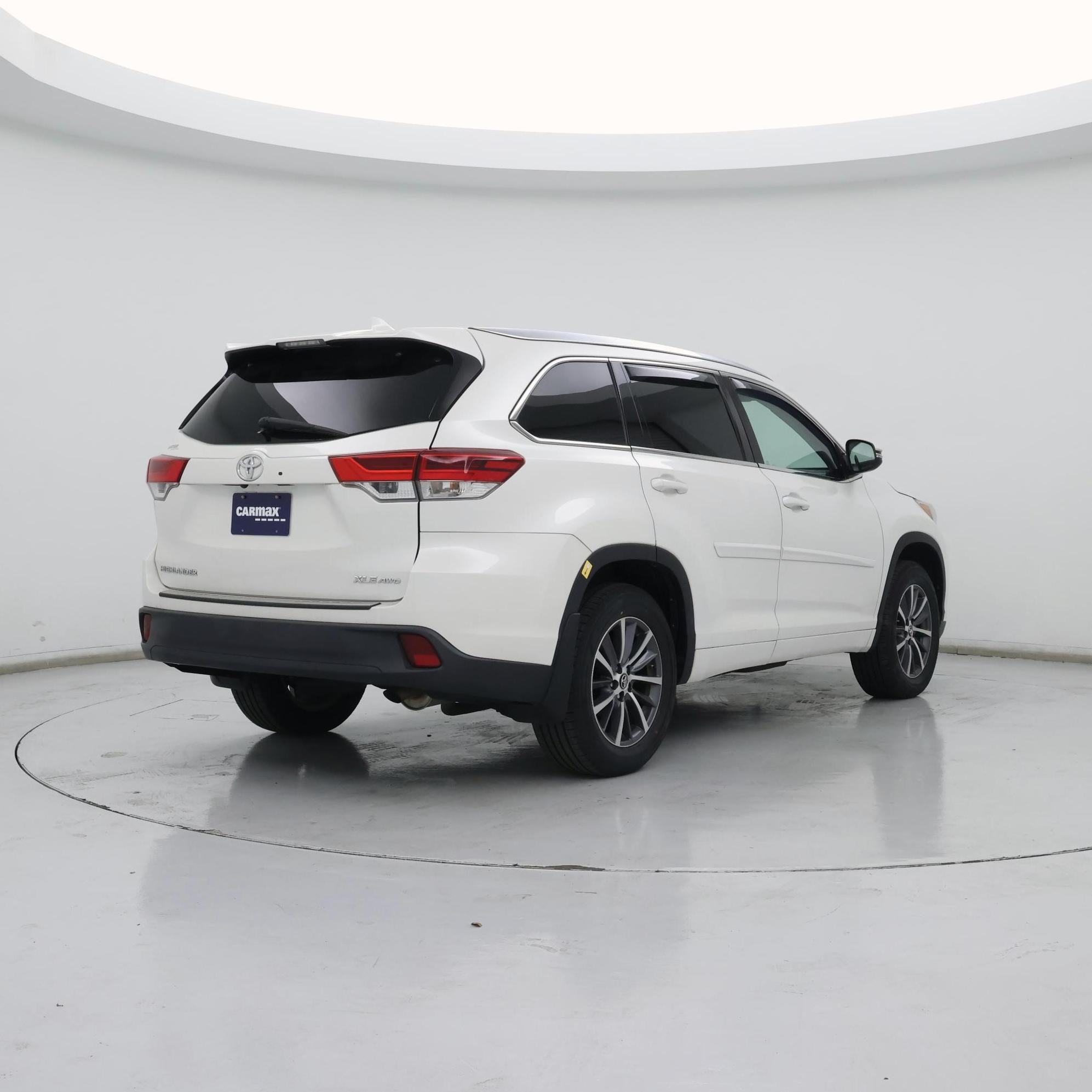 Thumbnail: 2018 Toyota Highlander - 8