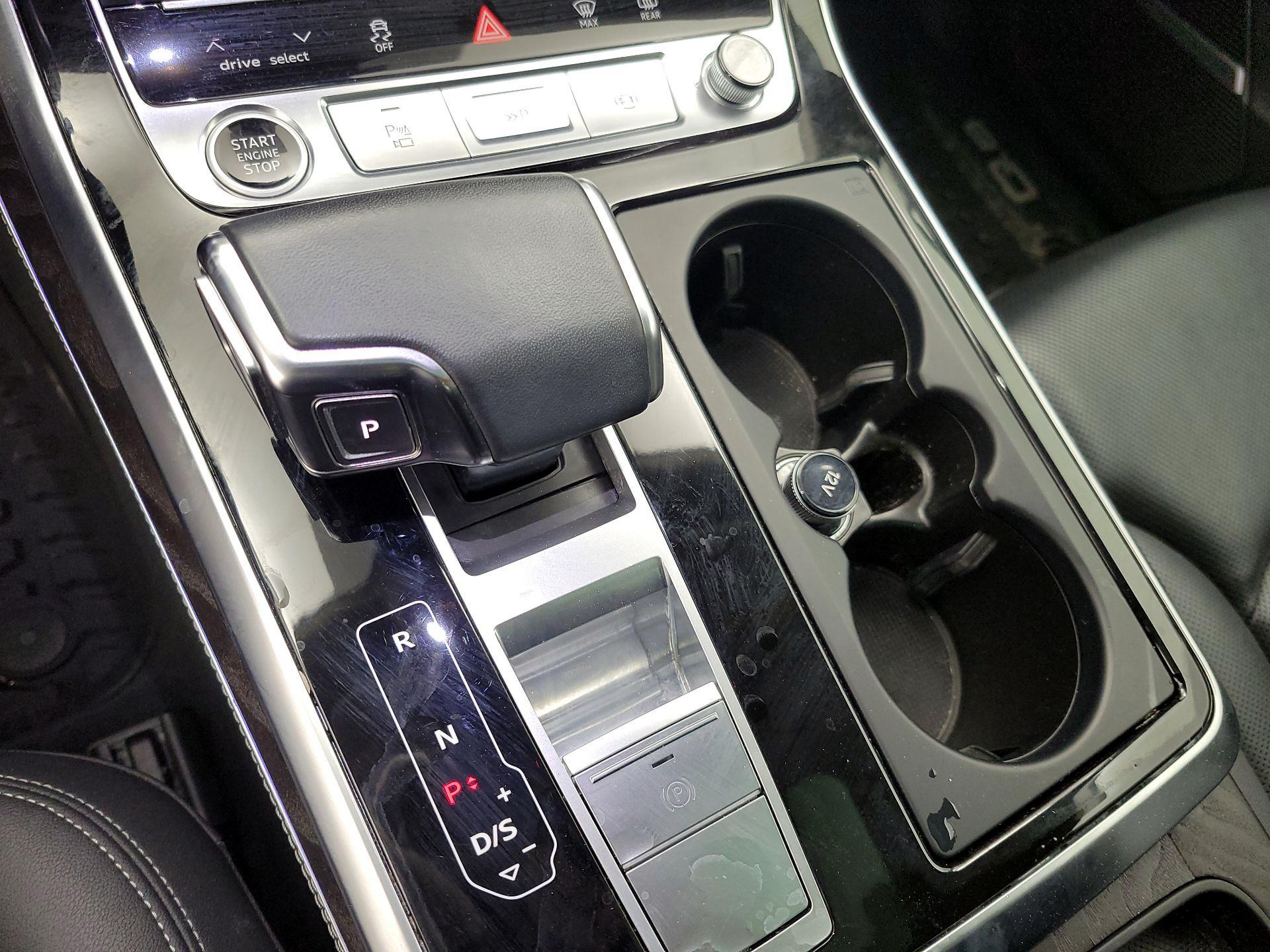 Thumbnail: 2023 Audi Q8 - 17