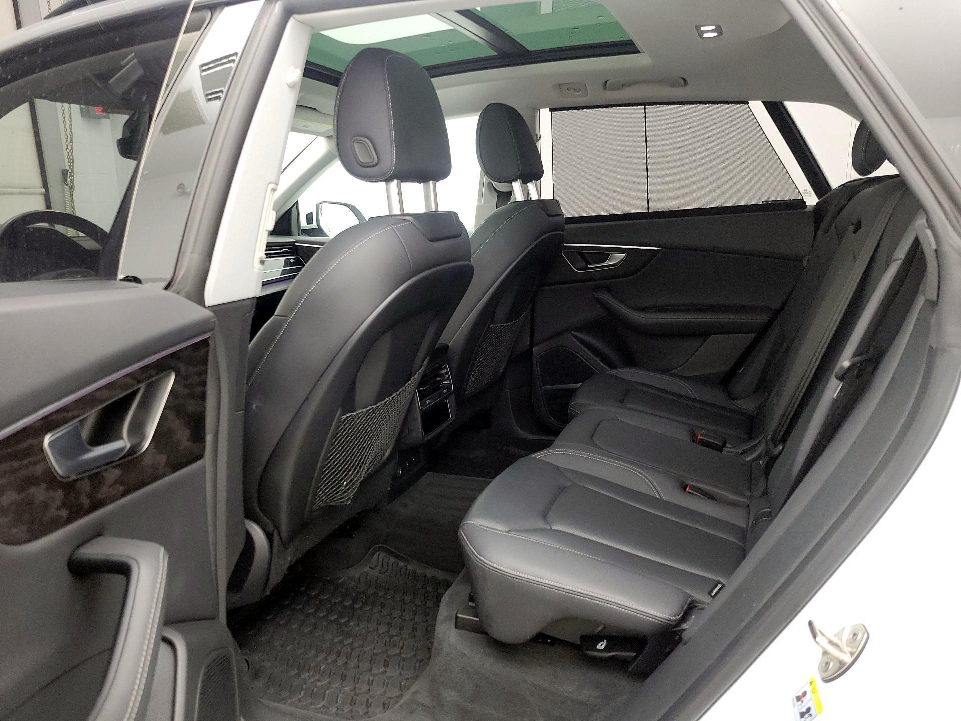 Thumbnail: 2023 Audi Q8 - 19