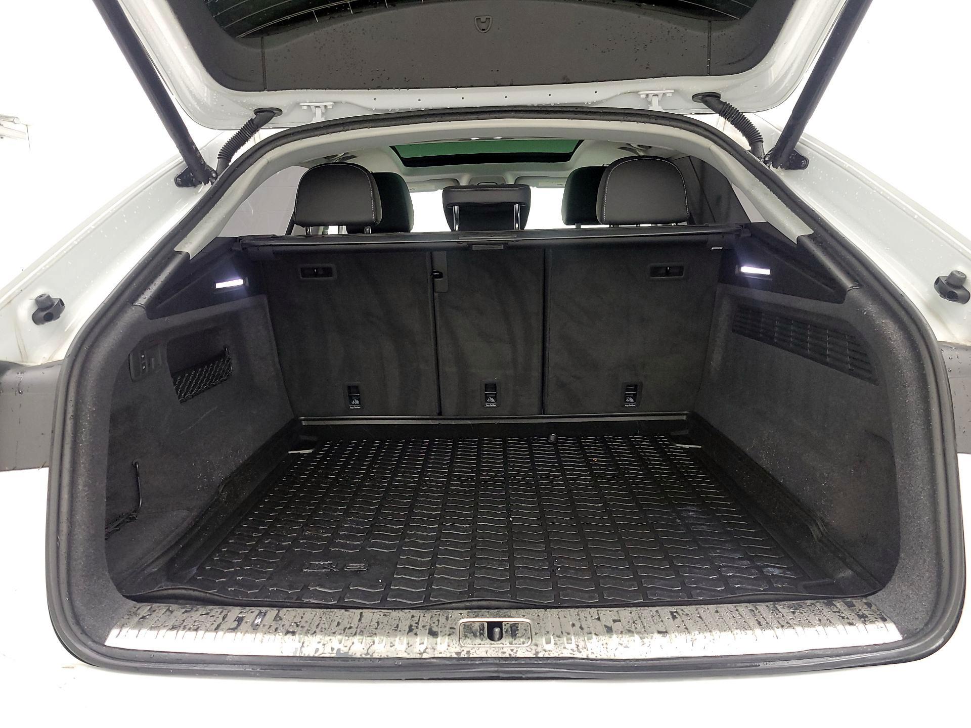 Thumbnail: 2023 Audi Q8 - 20