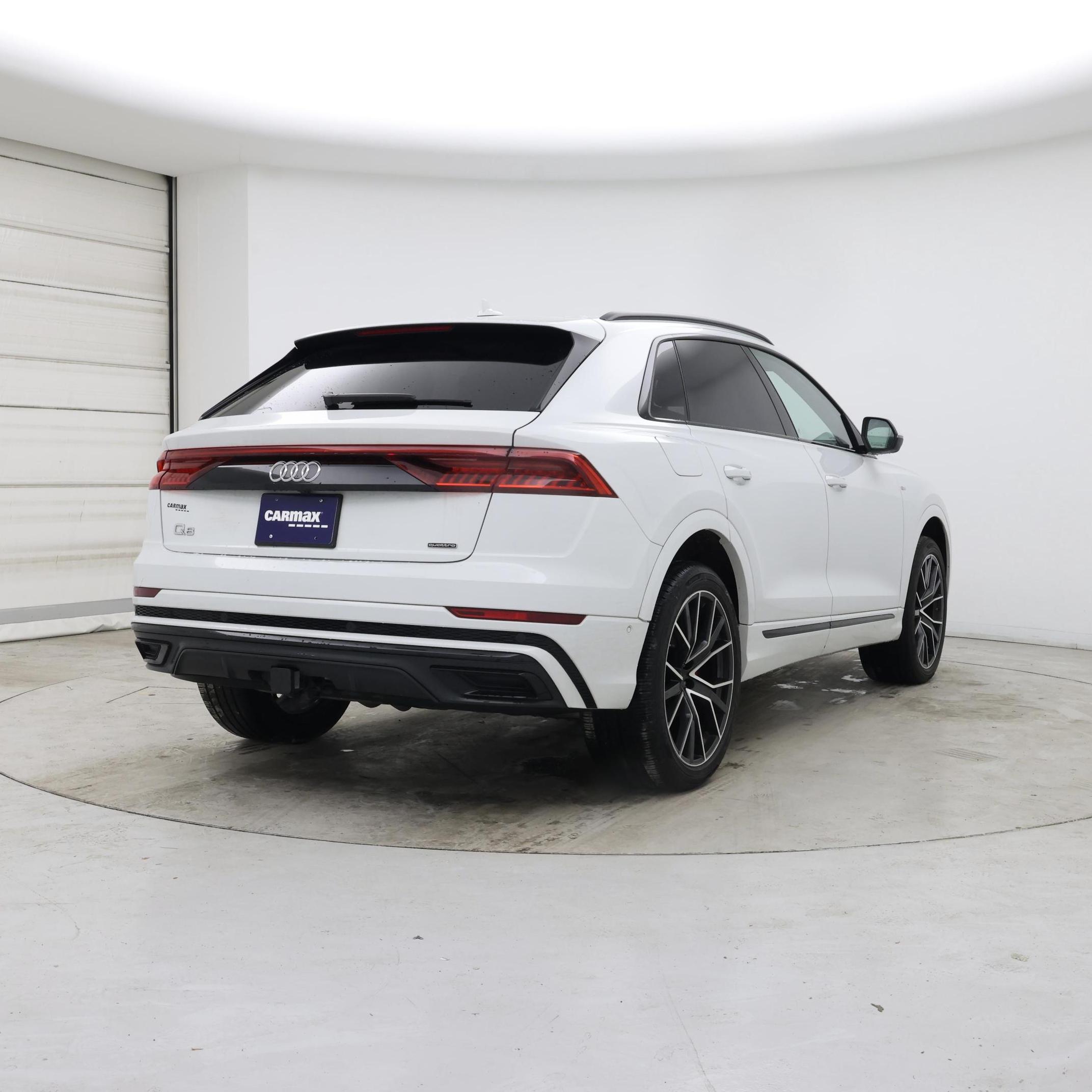 Thumbnail: 2023 Audi Q8 - 8