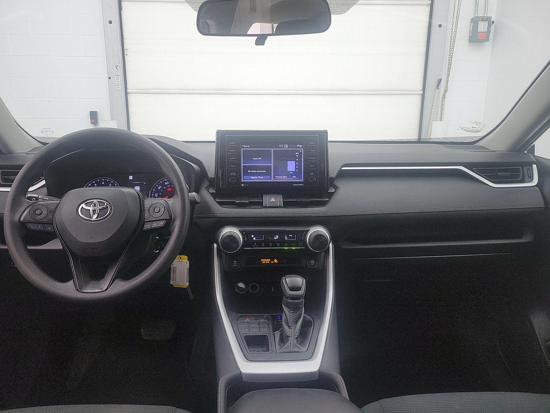 Thumbnail: 2020 Toyota RAV4 - 9