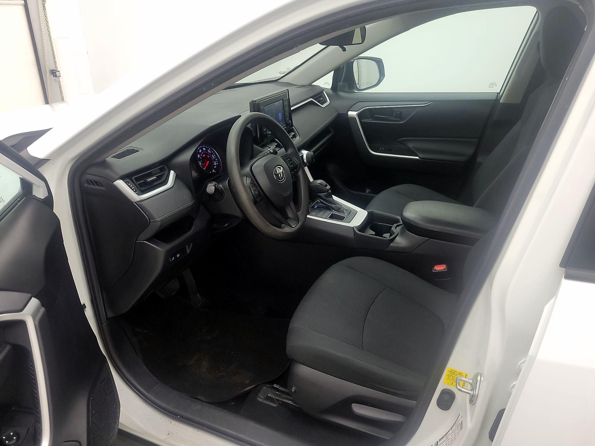 Thumbnail: 2020 Toyota RAV4 - 11