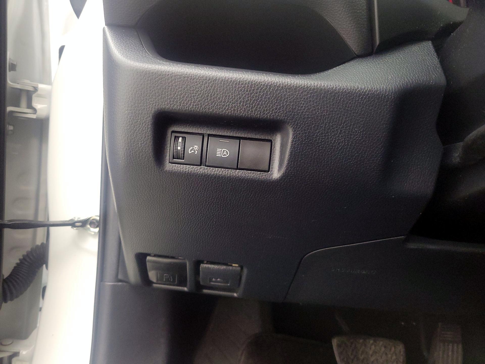 Thumbnail: 2020 Toyota RAV4 - 13