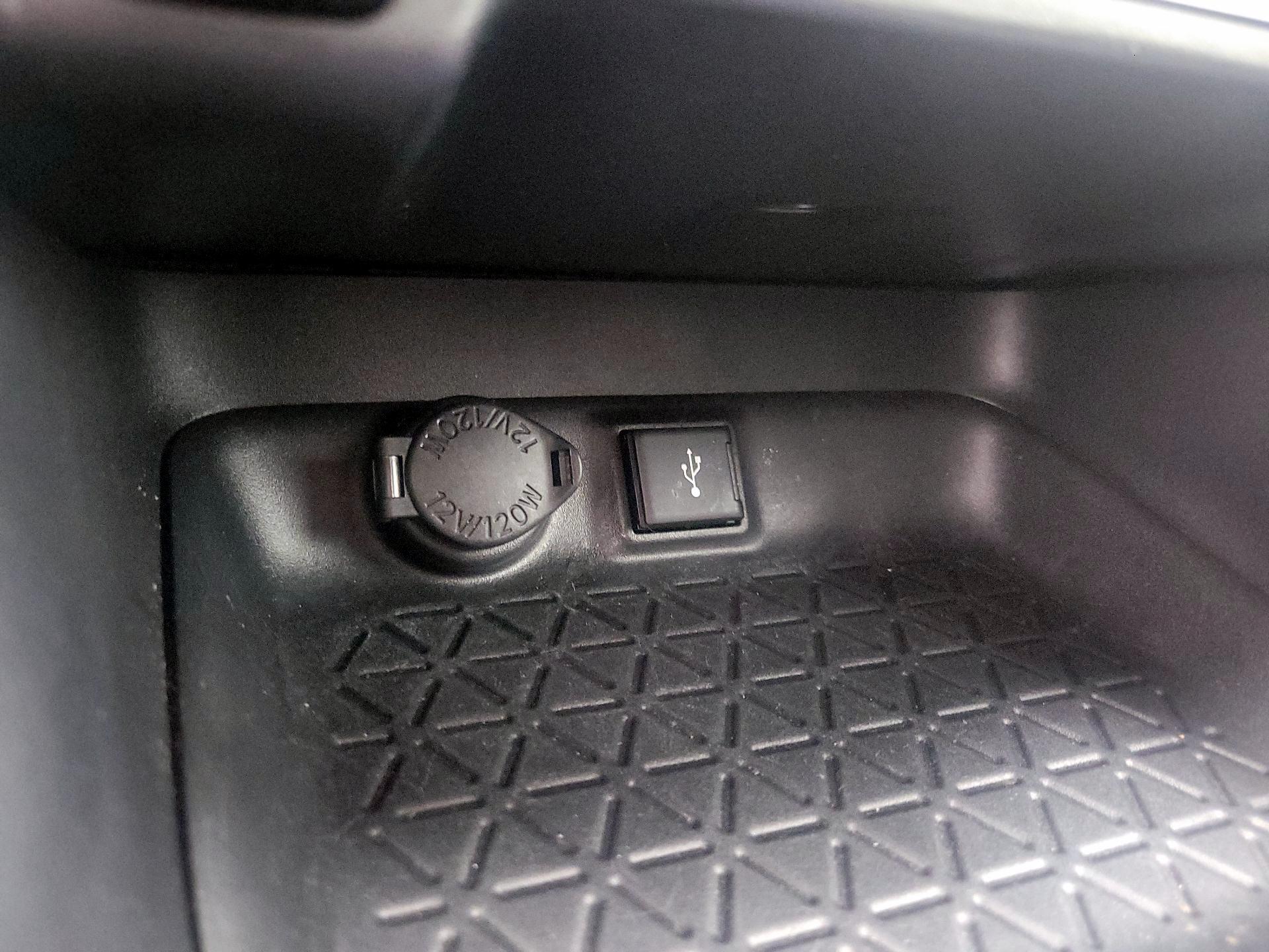 Thumbnail: 2020 Toyota RAV4 - 18