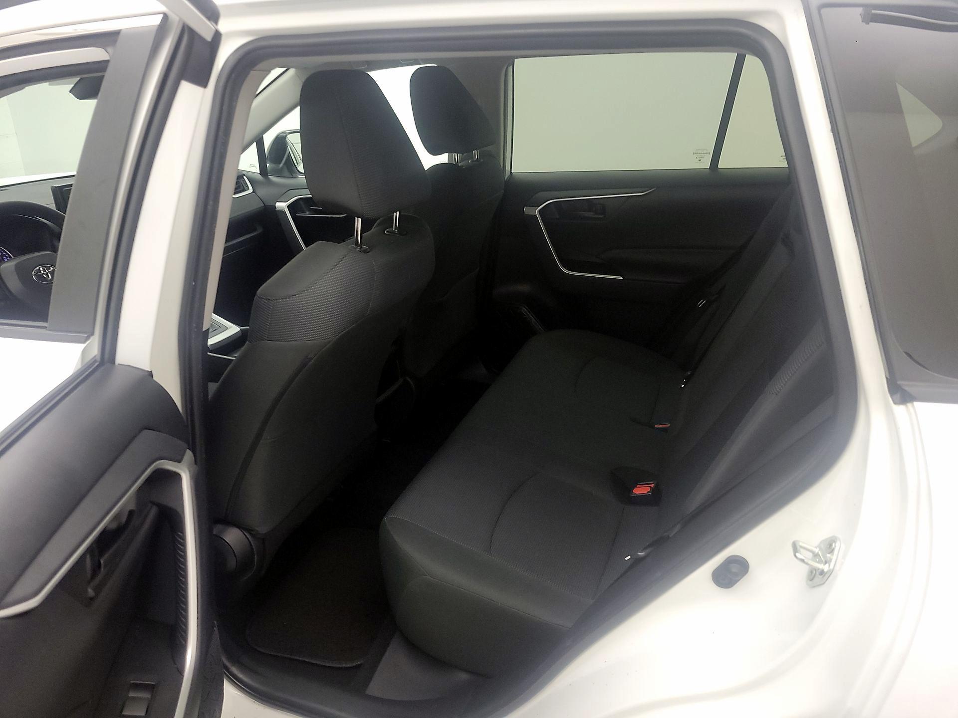 Thumbnail: 2020 Toyota RAV4 - 19