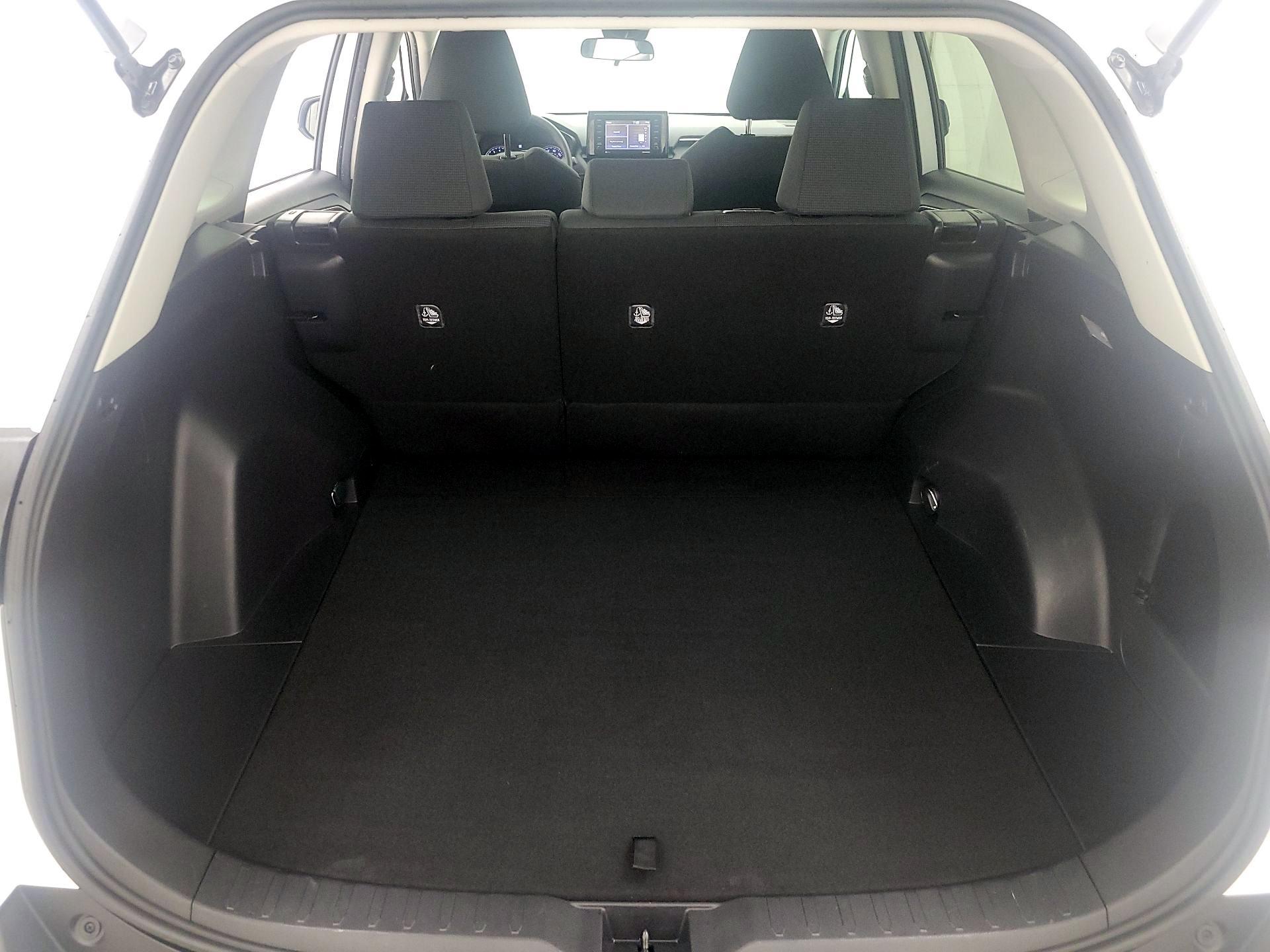 Thumbnail: 2020 Toyota RAV4 - 20