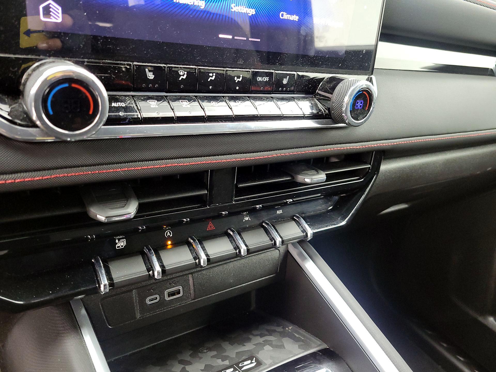 Thumbnail: 2024 Chevrolet Colorado - 16