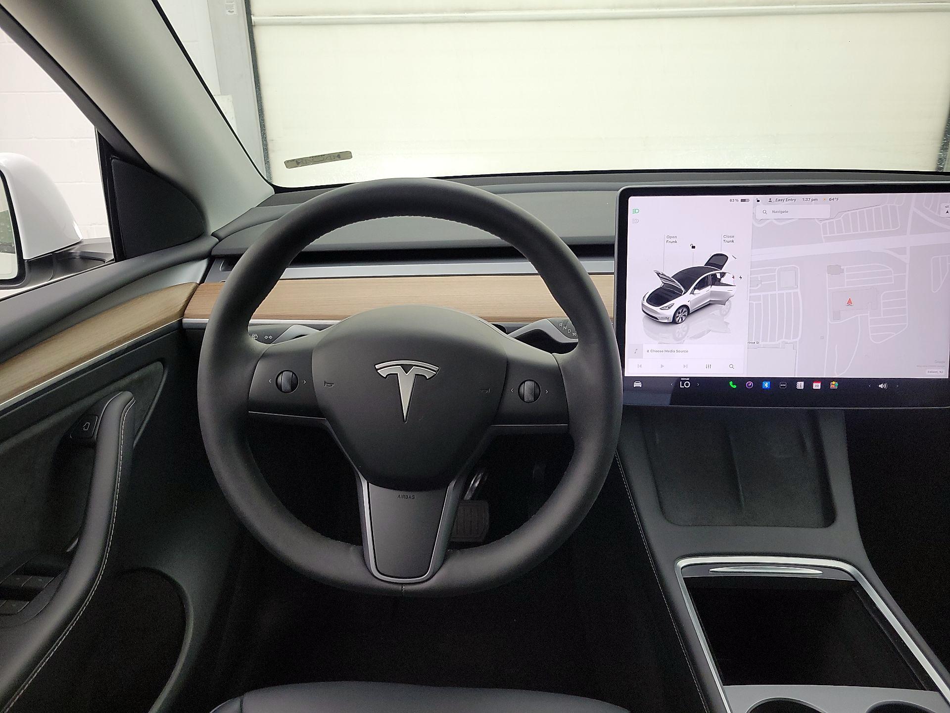 Thumbnail: 2023 Tesla Model Y - 10