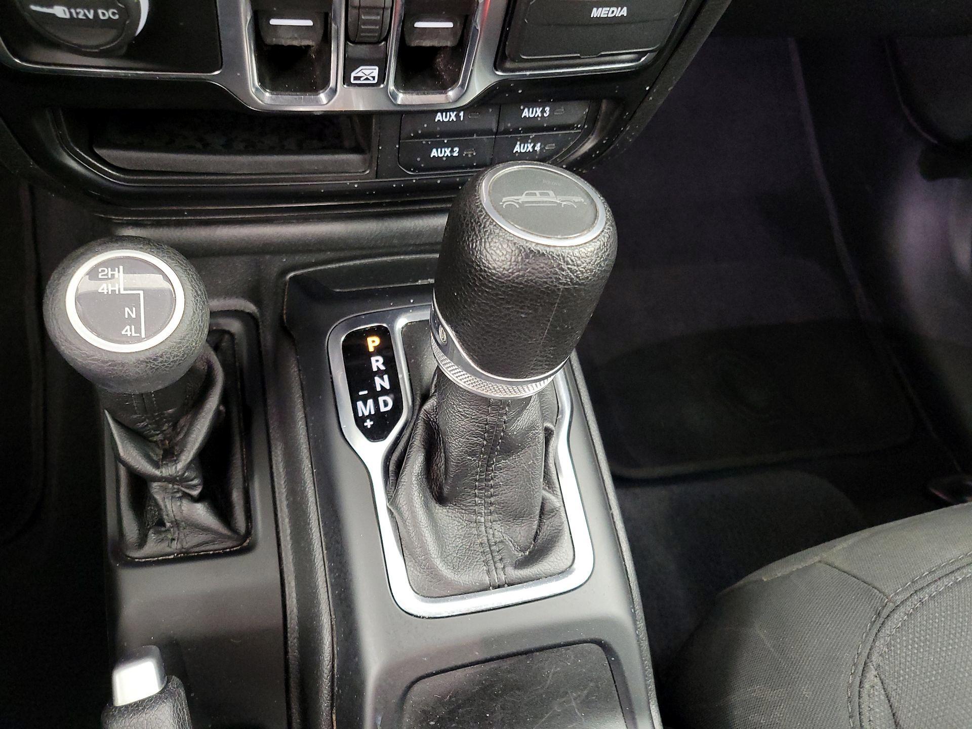 Thumbnail: 2022 Jeep Gladiator - 17