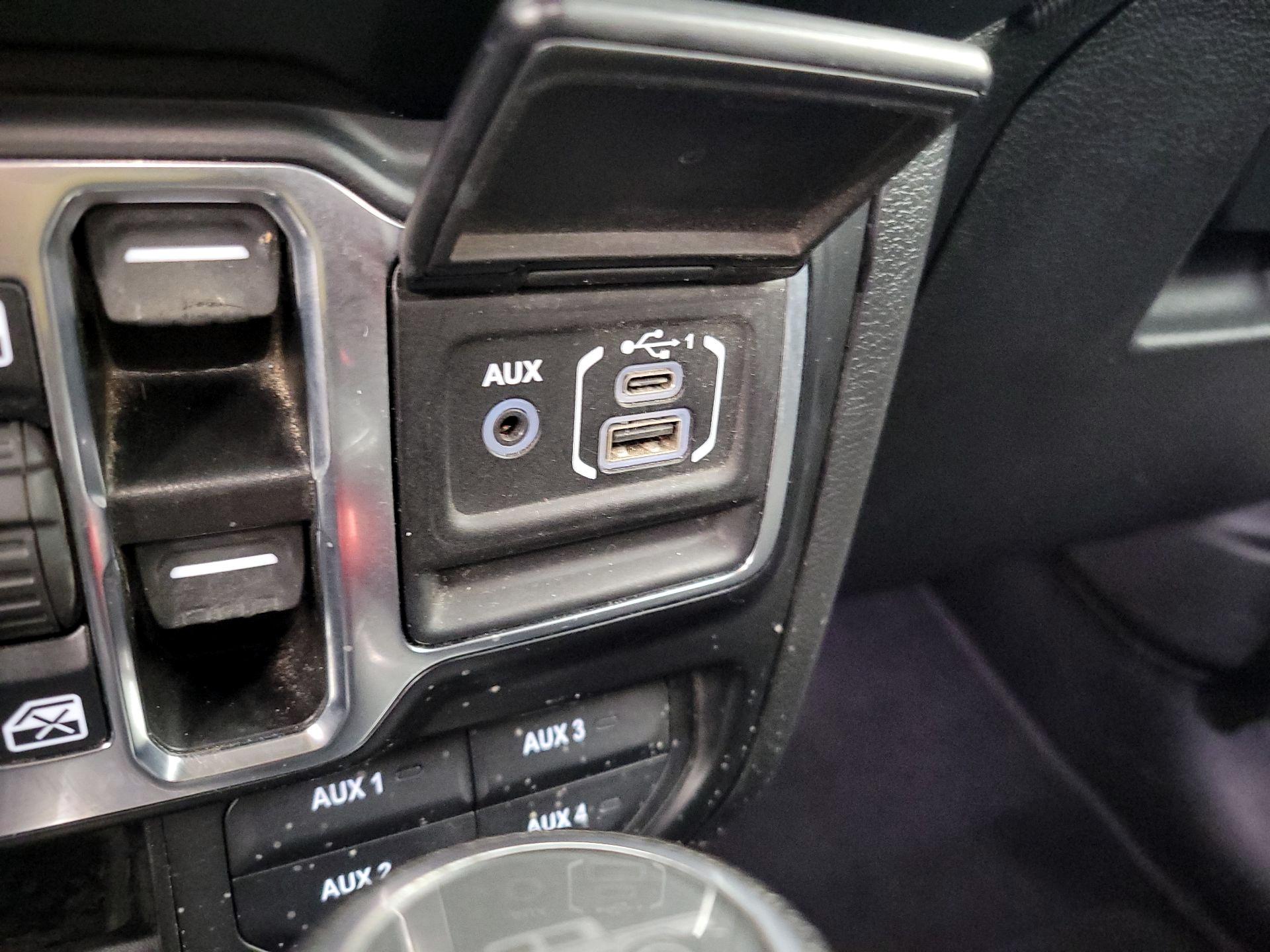 Thumbnail: 2022 Jeep Gladiator - 18