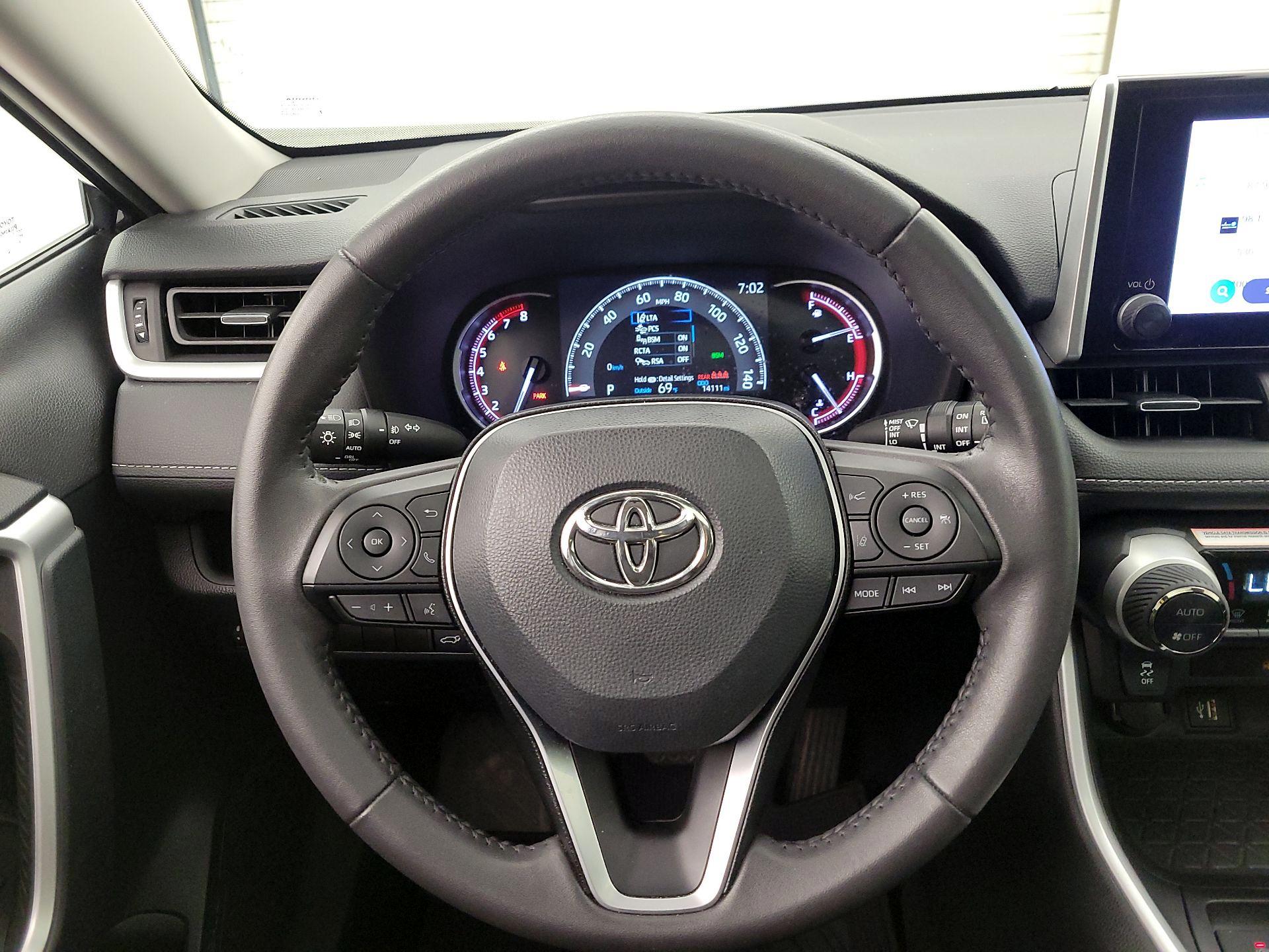 Thumbnail: 2024 Toyota RAV4 - 10