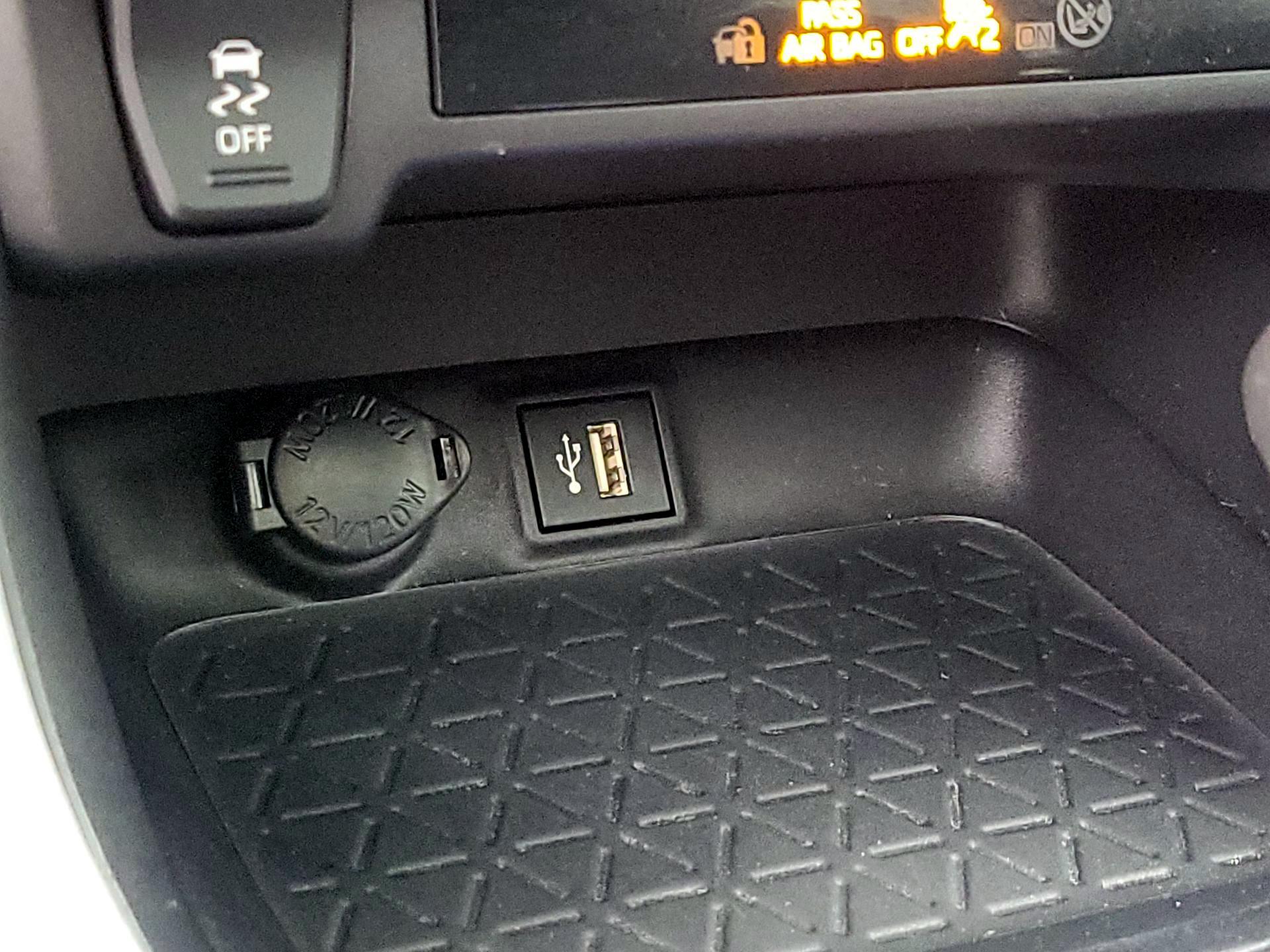 Thumbnail: 2024 Toyota RAV4 - 18