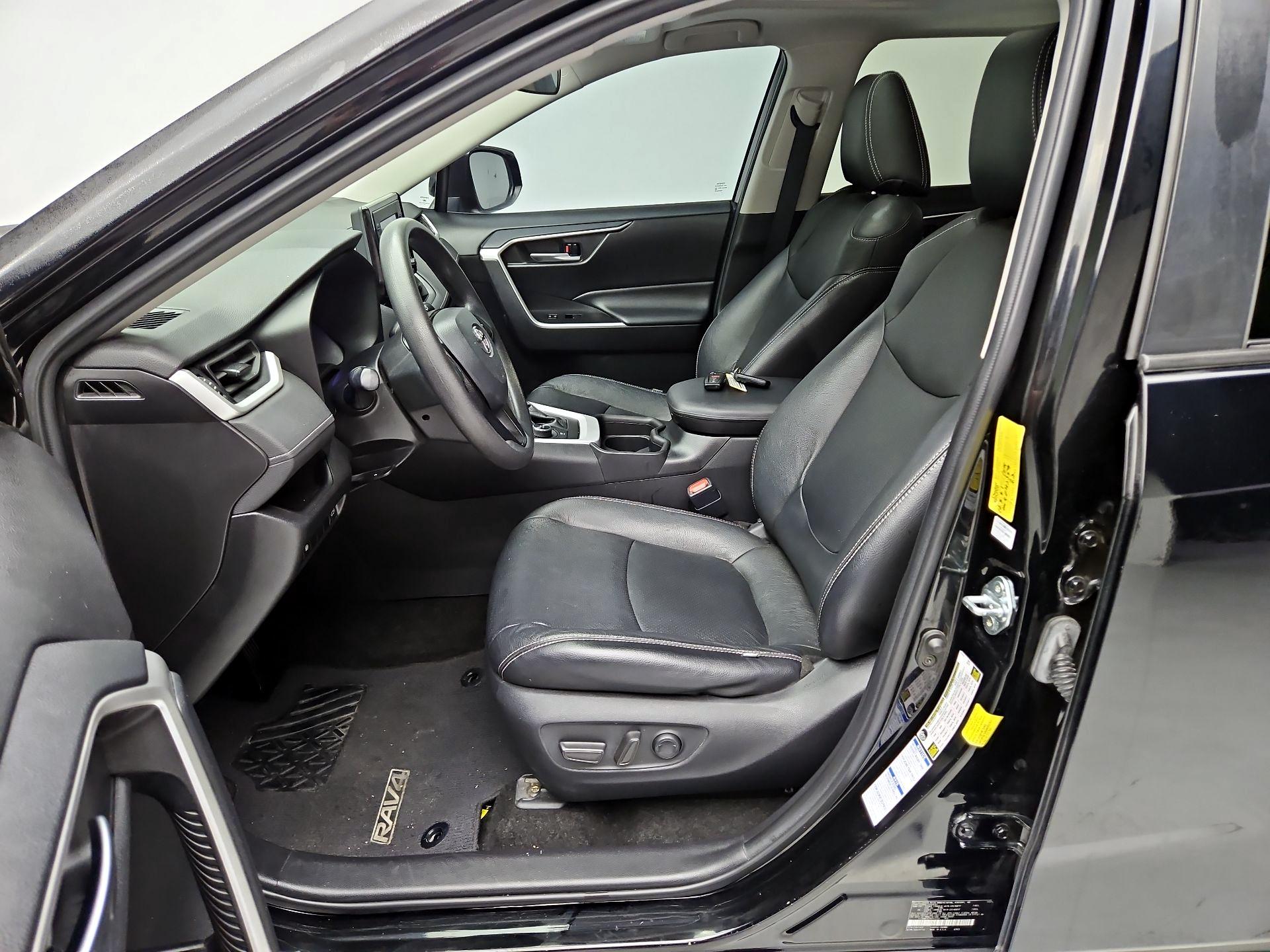 Thumbnail: 2021 Toyota RAV4 - 9