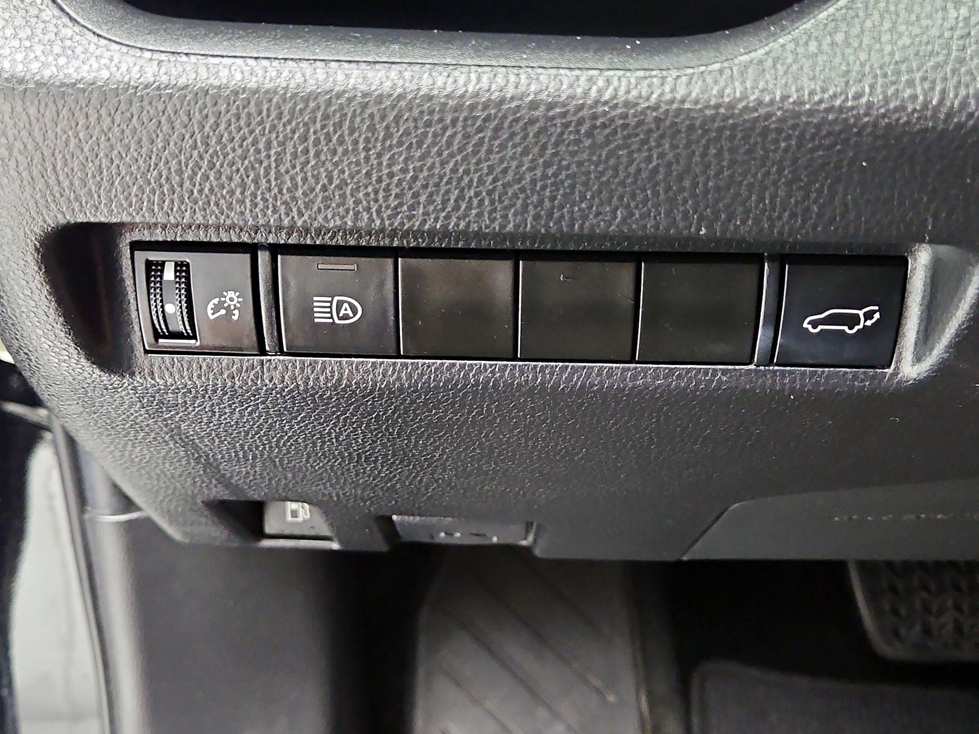 Thumbnail: 2021 Toyota RAV4 - 11