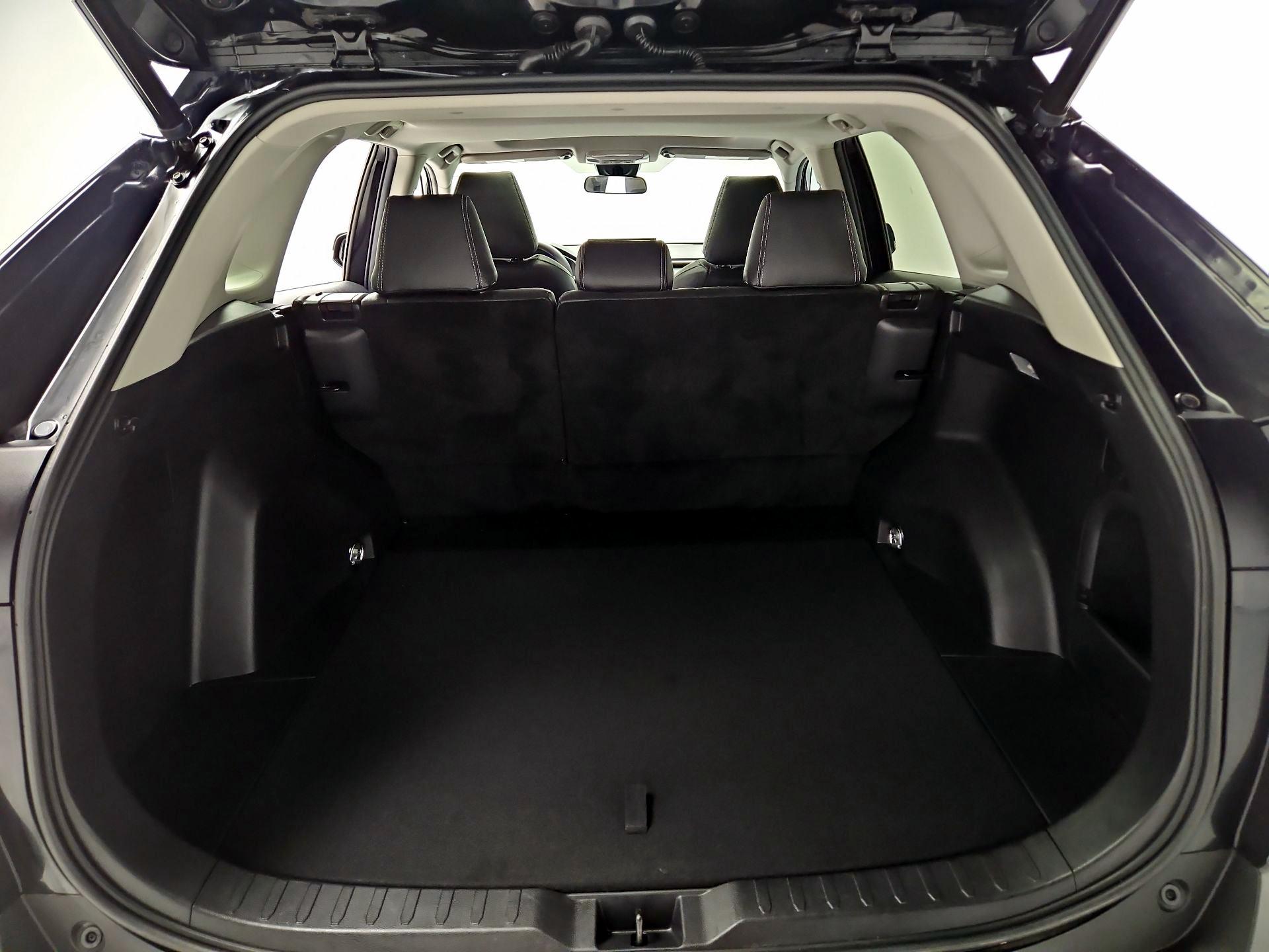 Thumbnail: 2021 Toyota RAV4 - 19